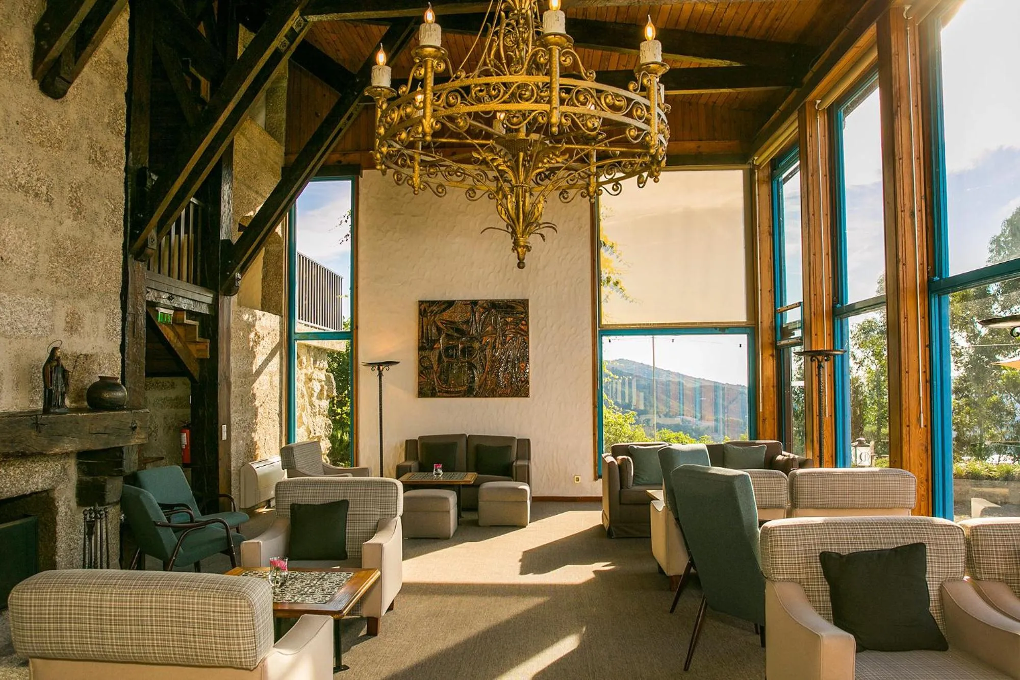 Communal lounge/ TV room in Pousada Geres-Caniçada