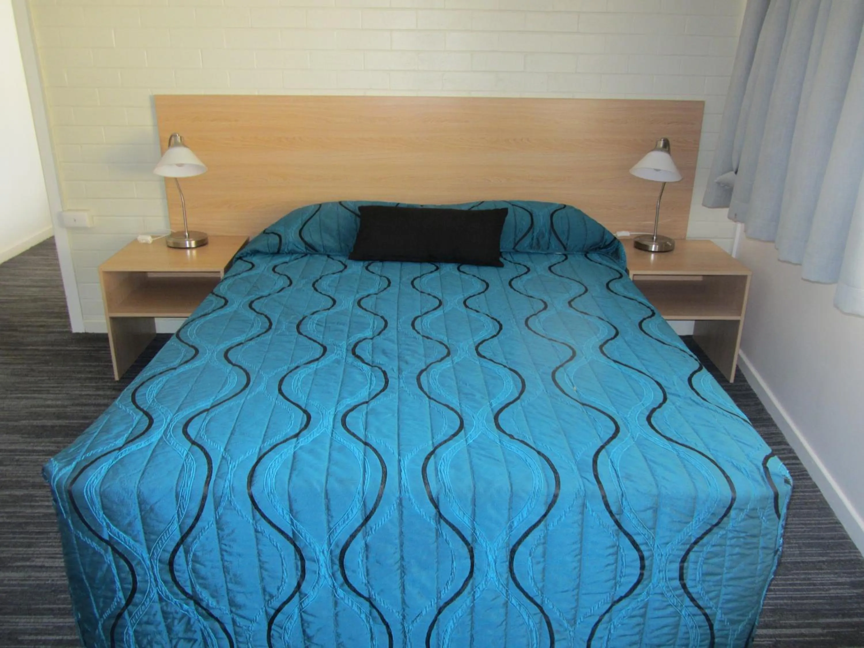 Bed in Urangan Motor Inn