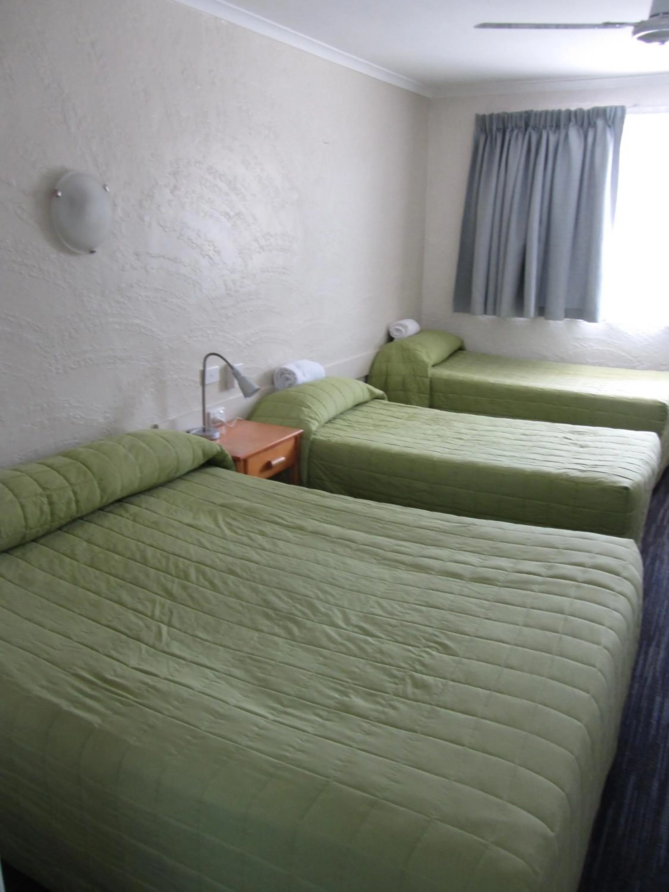 Bed in Urangan Motor Inn
