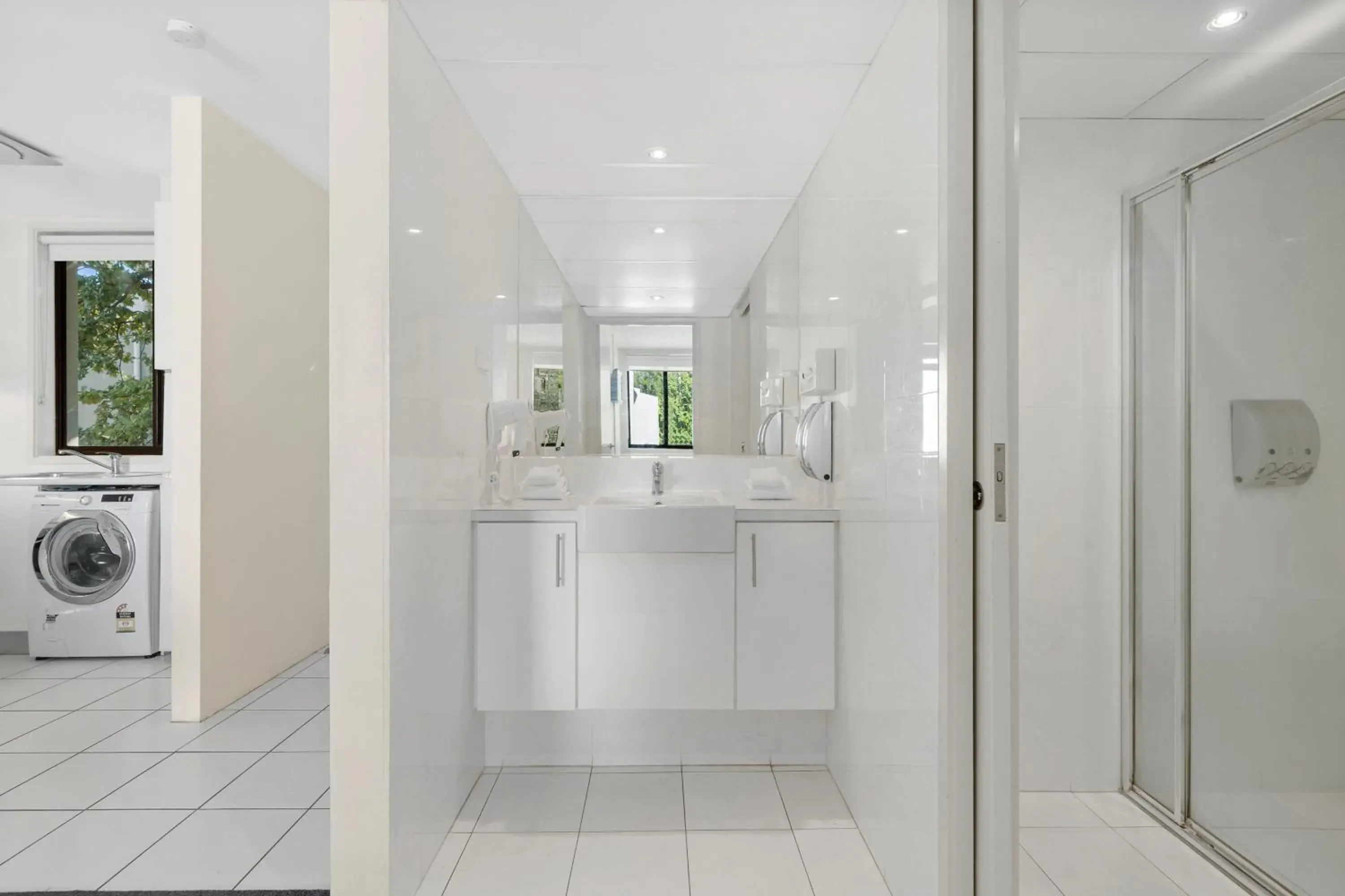 Two Bedroom Apartment Bath Tub in Manuka Park Serviced Apartments Two Bedroom Apartment Bath Tub in Manuka Park Serviced Apartments