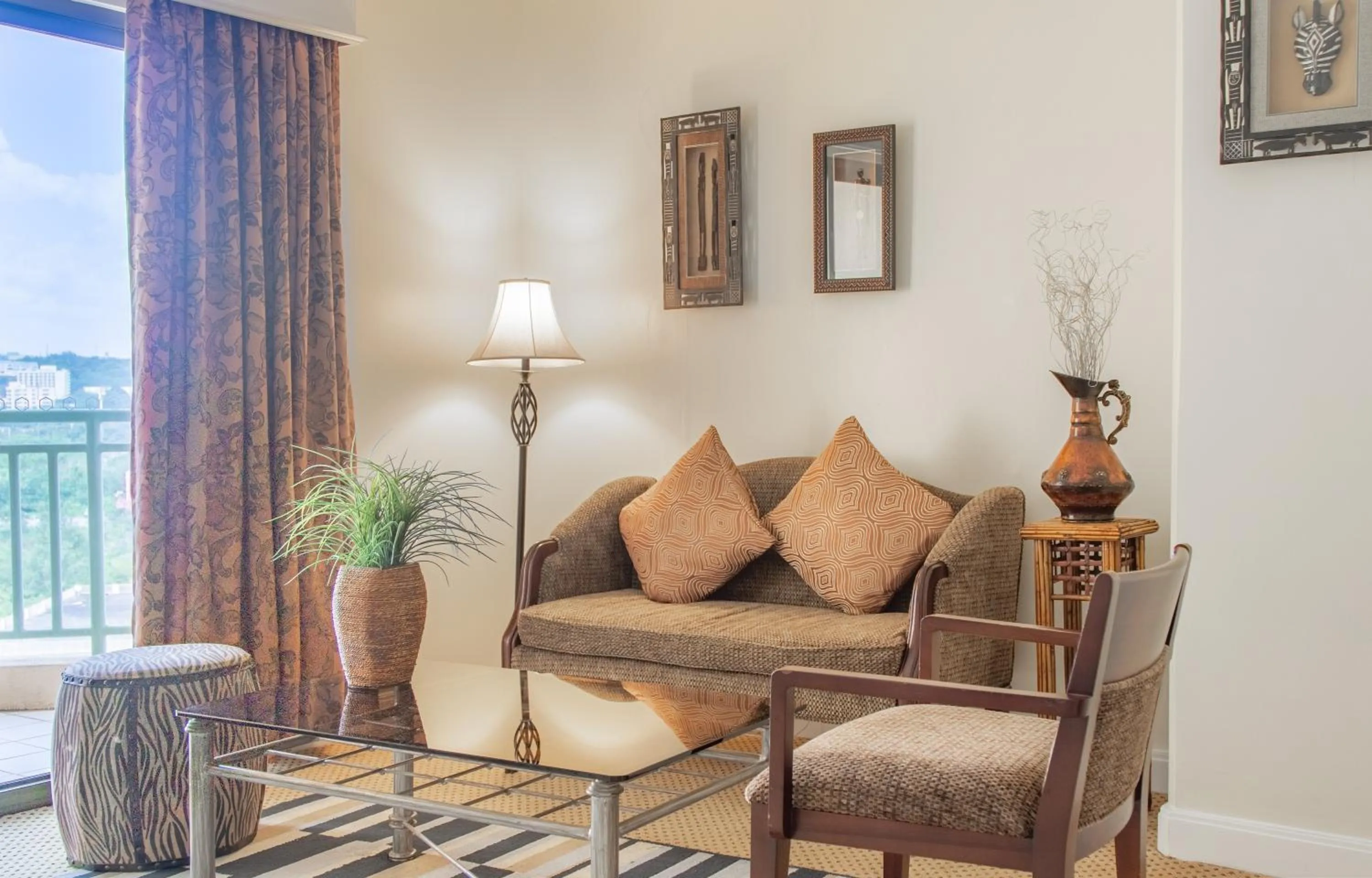 Living room in Holiday Resort & Spa Guam