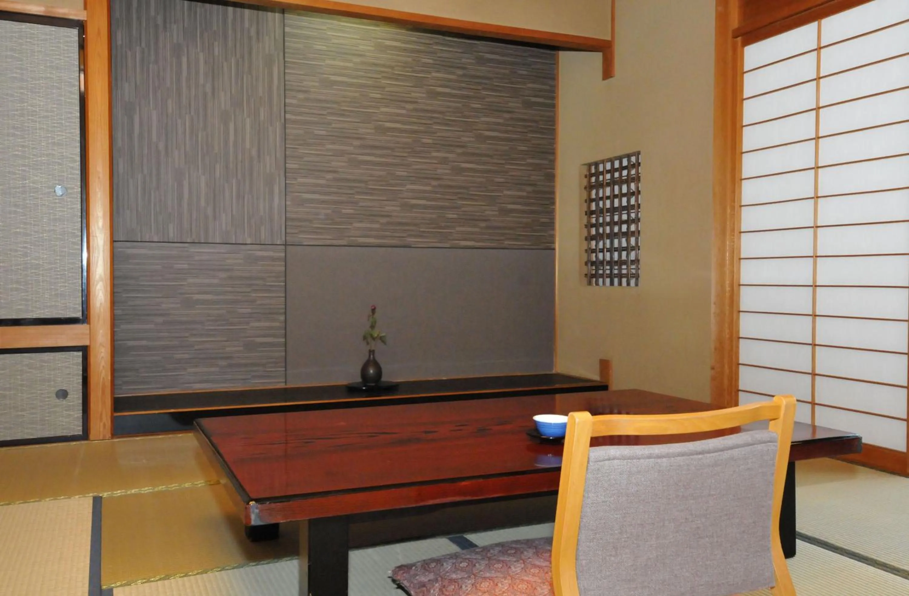 Photo of the whole room in Kohan-no-Yado Morimoto