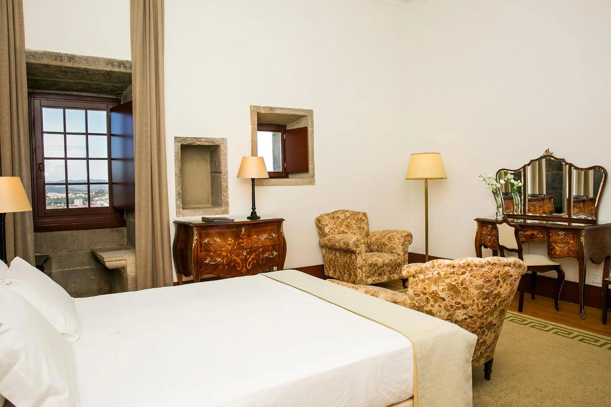 Photo of the whole room, Bed in Pousada Mosteiro de Guimaraes