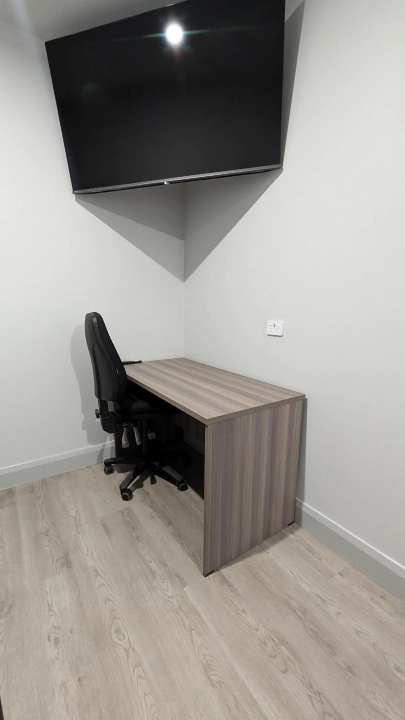 TV and multimedia in Cooma High Country Motel