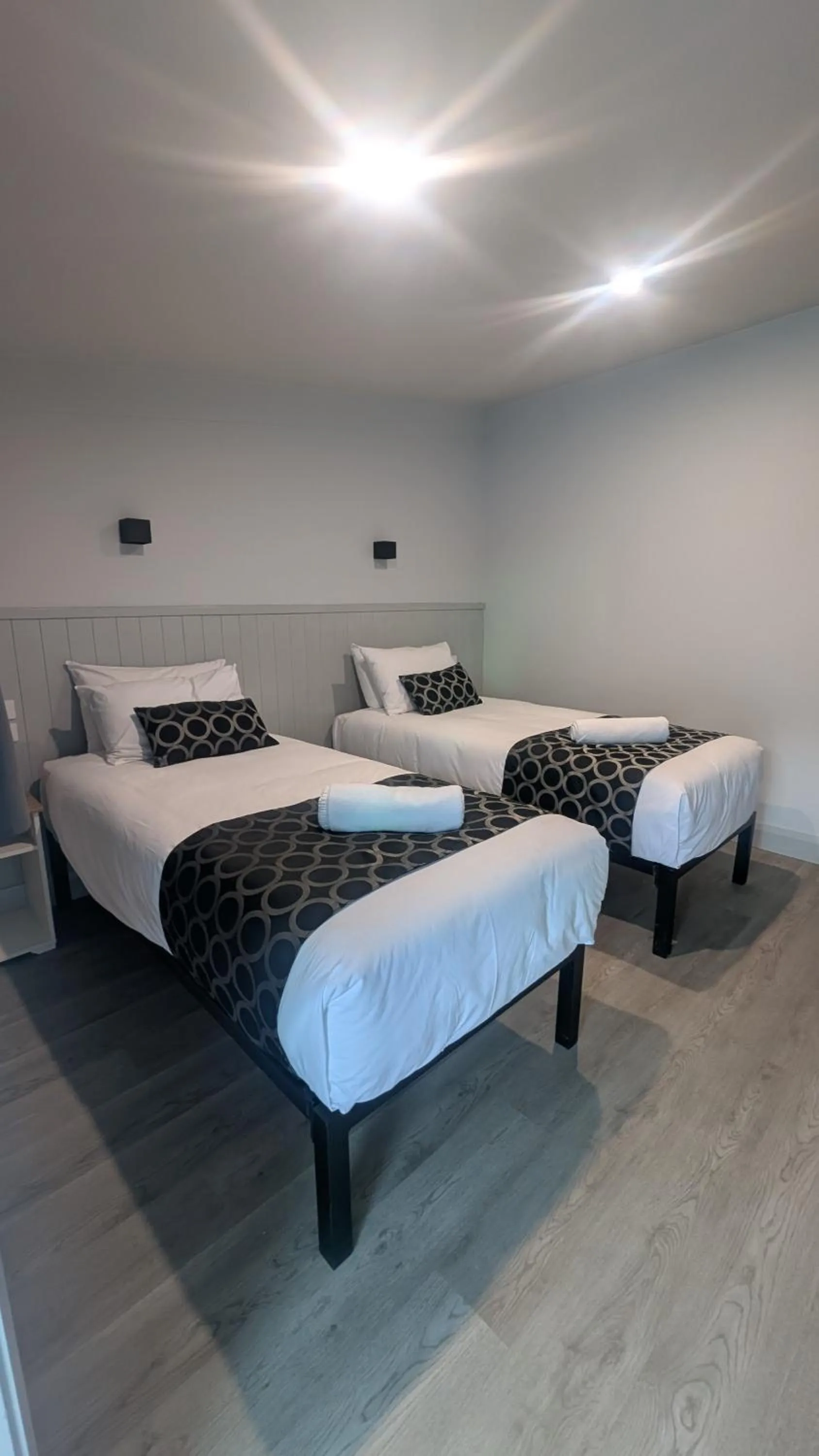 Bed in Cooma High Country Motel