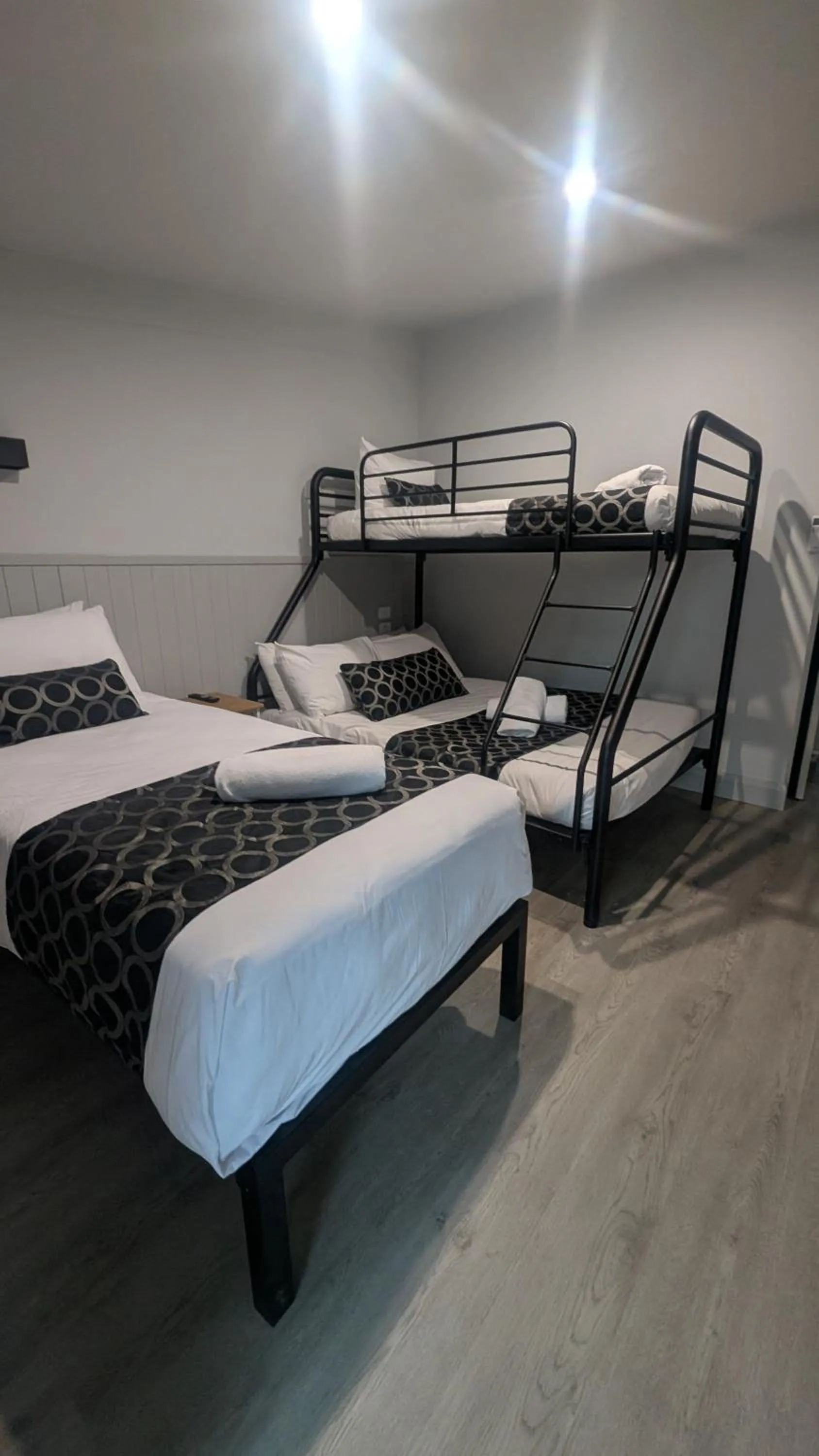 Bed in Cooma High Country Motel