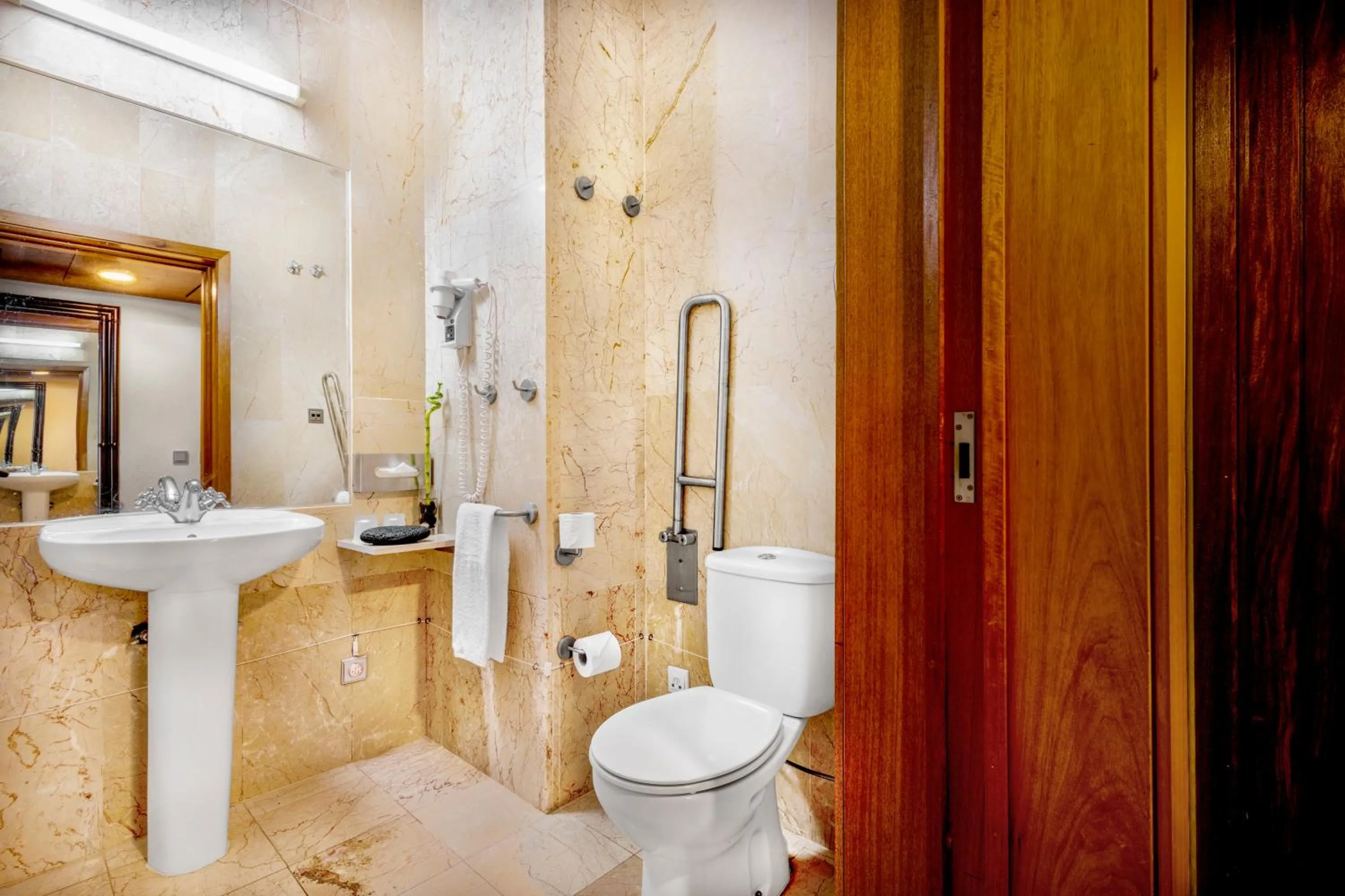 Bathroom in Pousada Forte da Horta