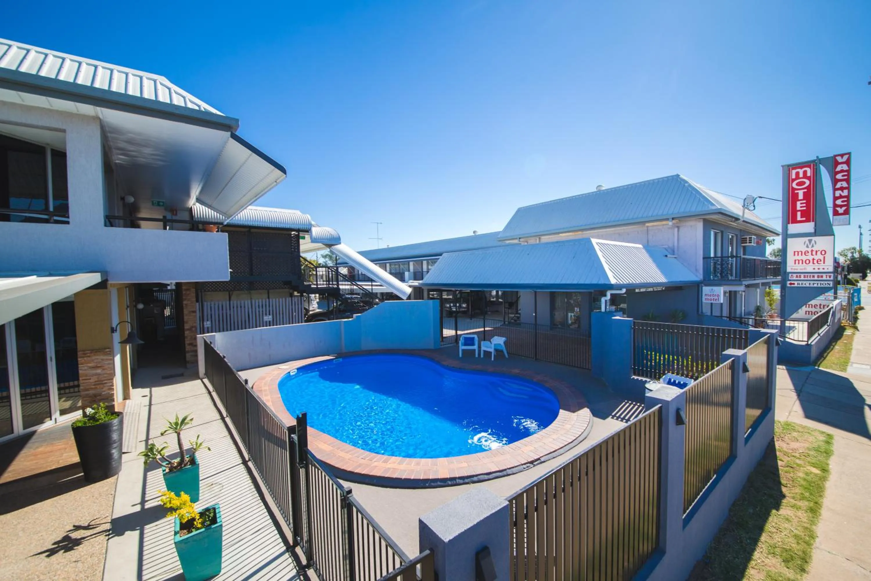 Property building in Metro Motel Rockhampton