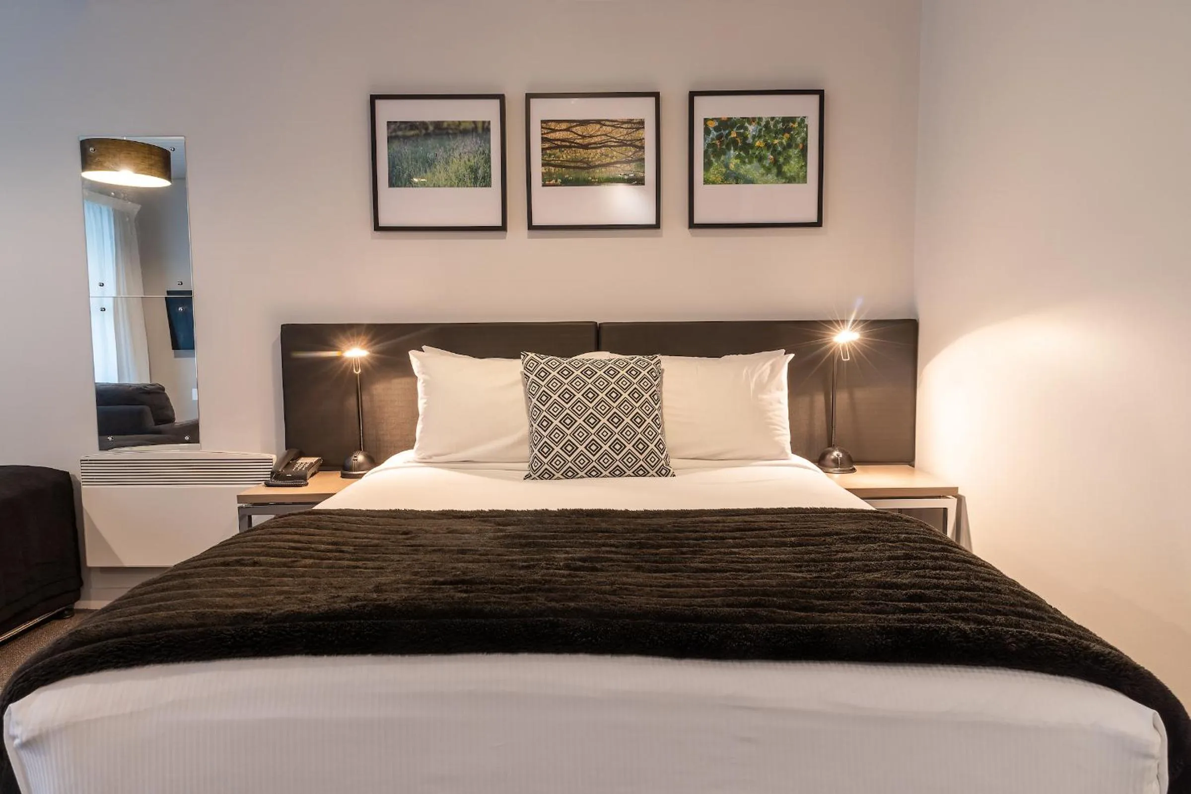 Bed in 315 Euro Motel and Serviced Apartments