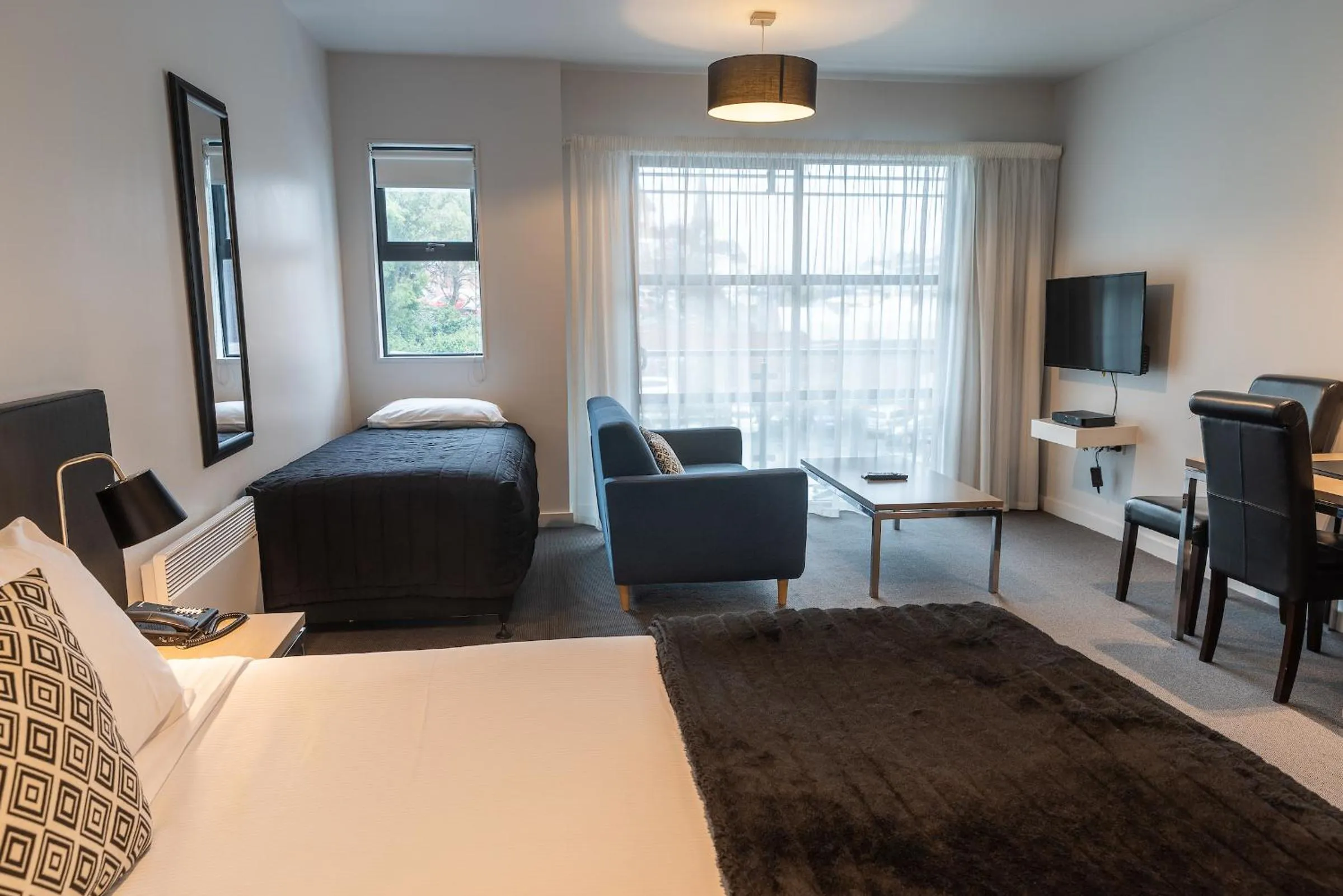 Bed in 315 Euro Motel and Serviced Apartments