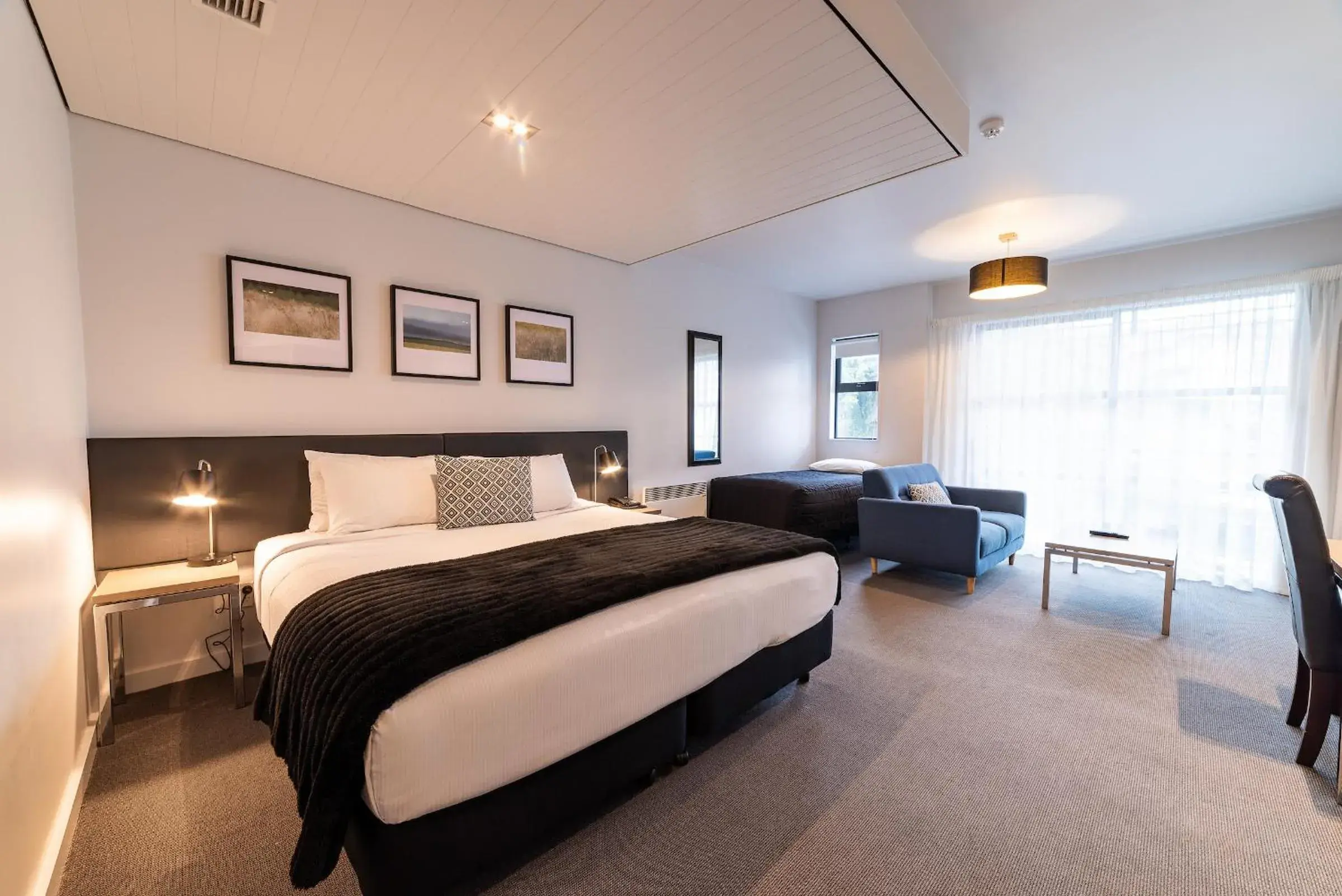 Executive Studio Twin with Balcony in 315 Euro Motel and Serviced Apartments Executive Studio Twin with Balcony in 315 Euro Motel and Serviced Apartments