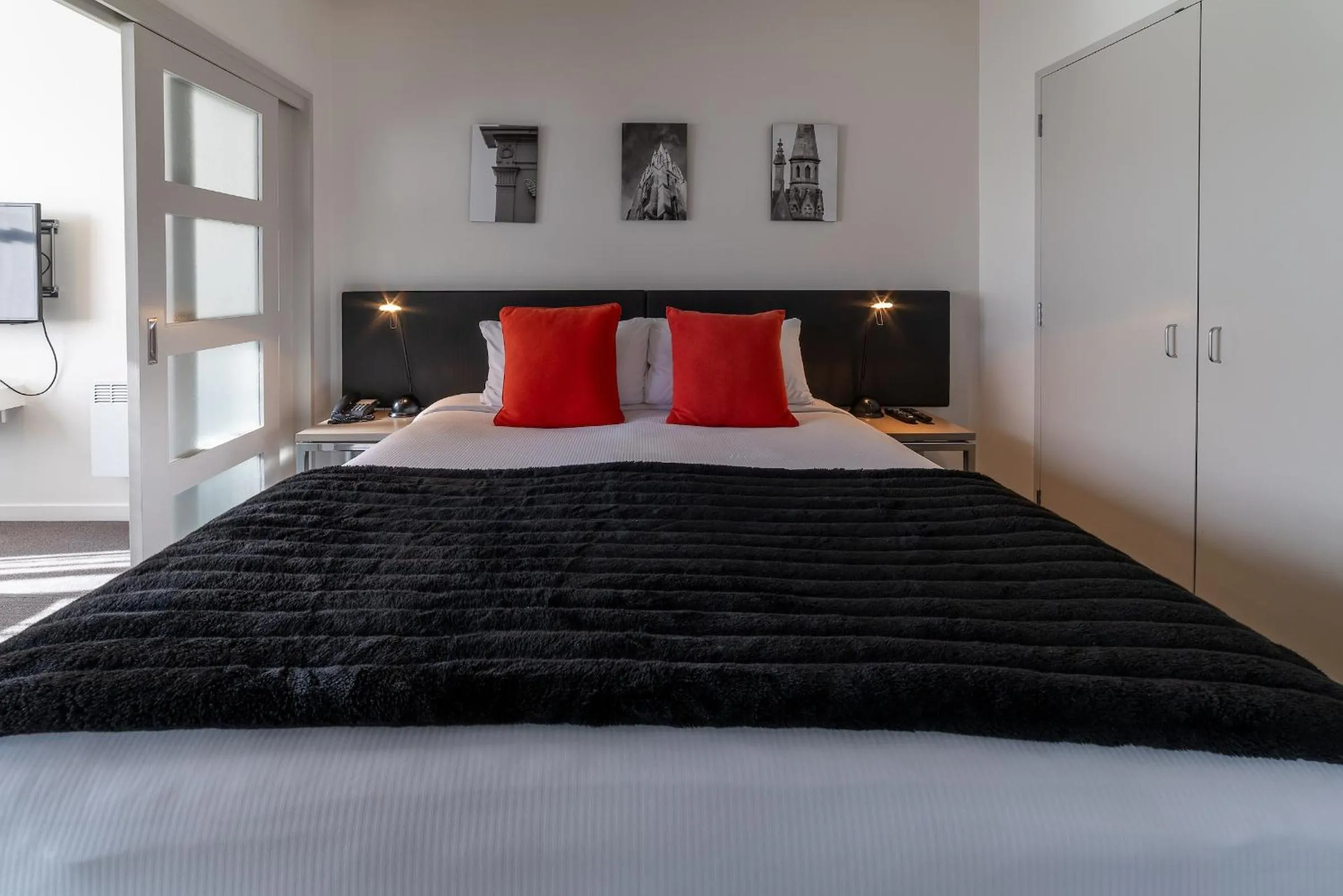 Bed in 315 Euro Motel and Serviced Apartments