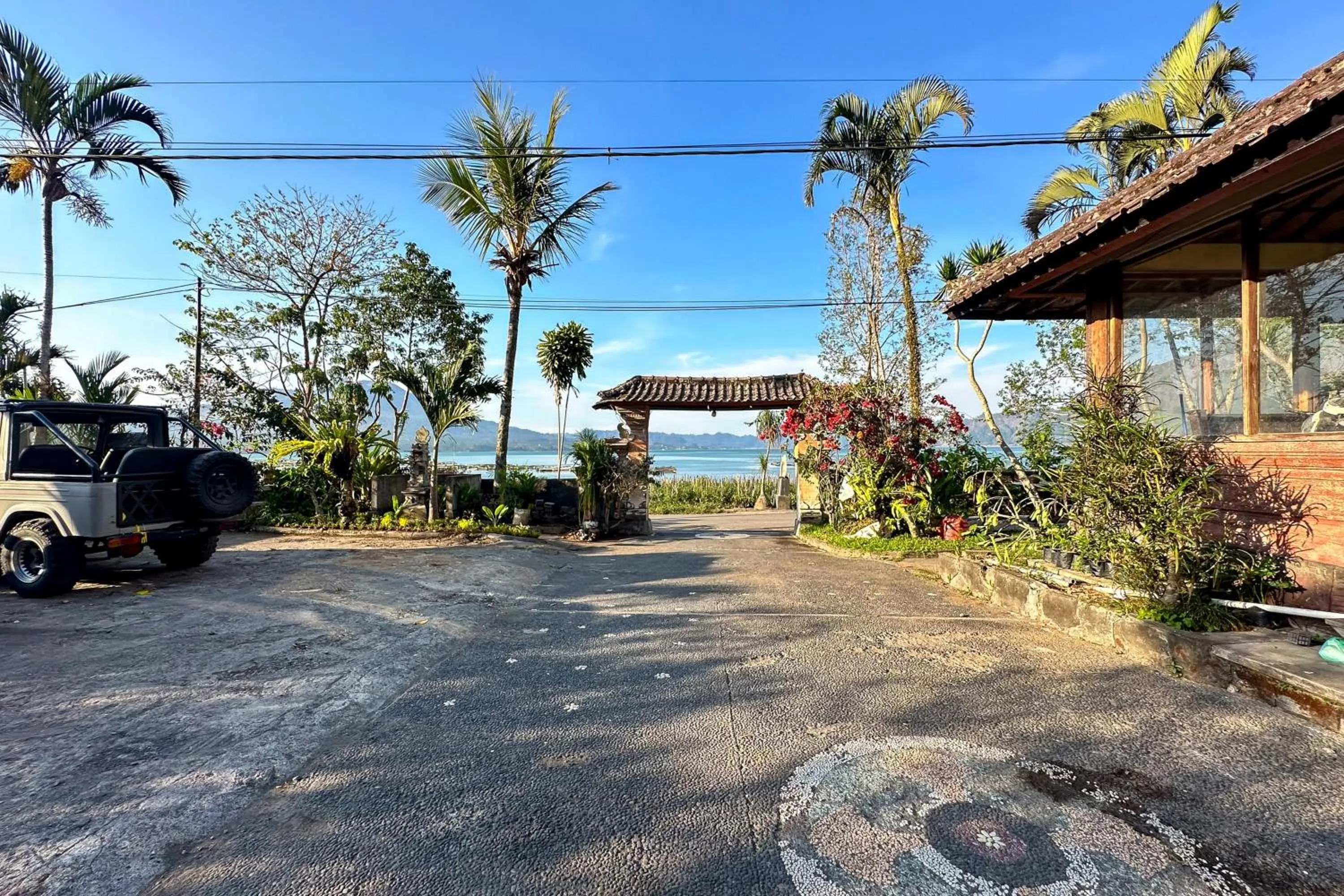 Parking in Baruna Lake Side View