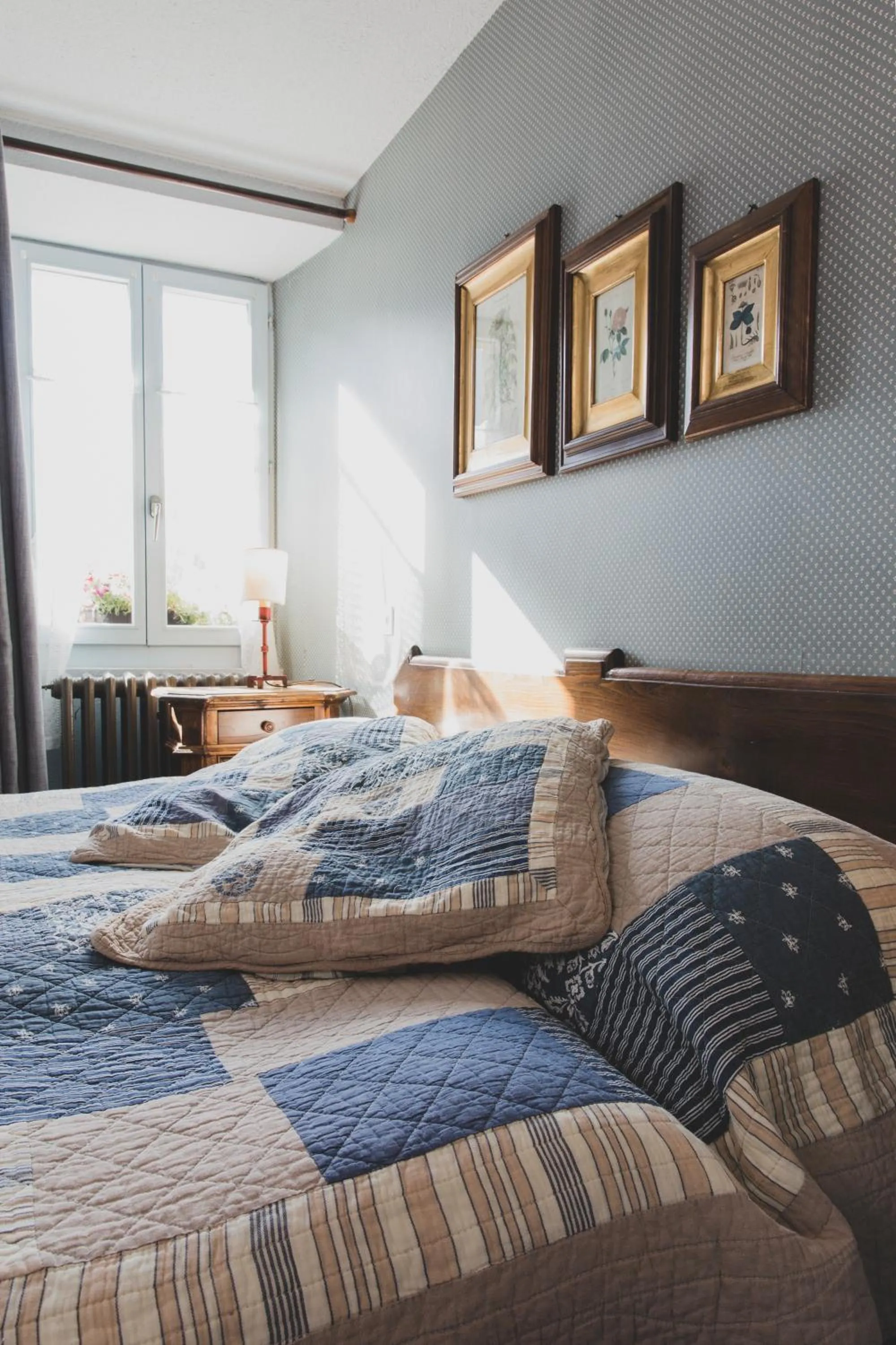 Bed in Hôtel Le Besso - Swiss Romantic Lodge Zinal