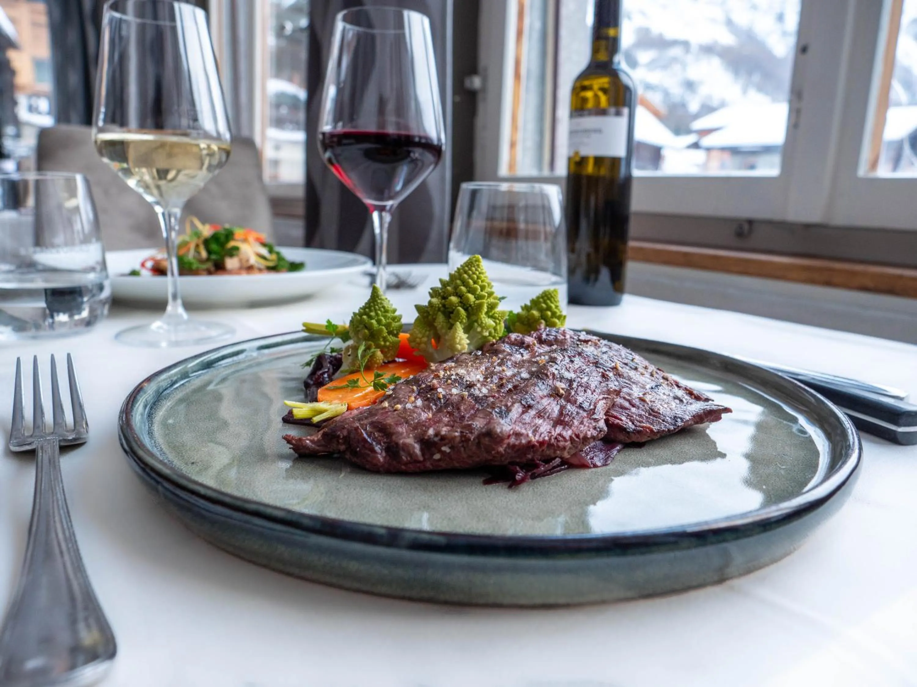 Restaurant/places to eat in Hôtel Le Besso - Swiss Romantic Lodge Zinal