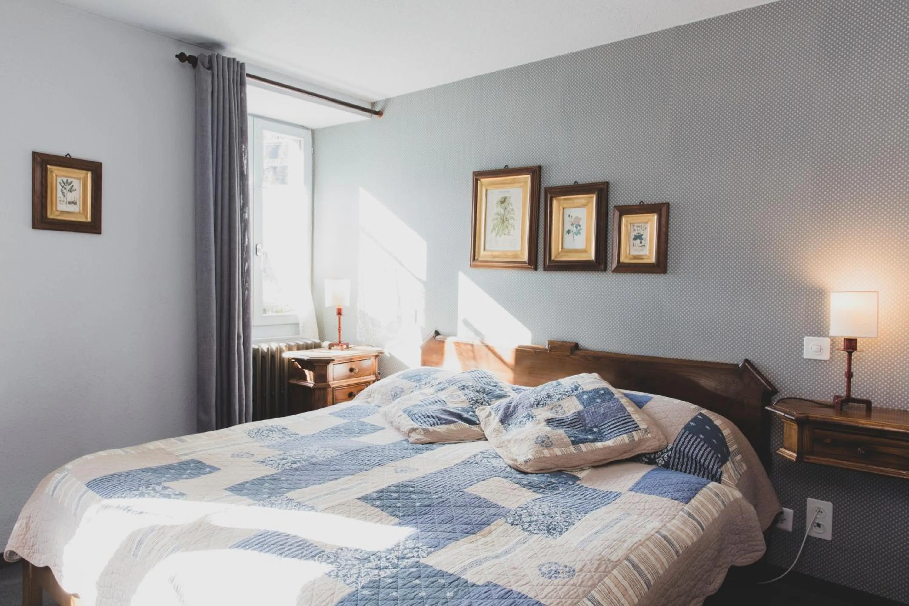 Bedroom, Bed in Hôtel Le Besso - Swiss Romantic Lodge Zinal