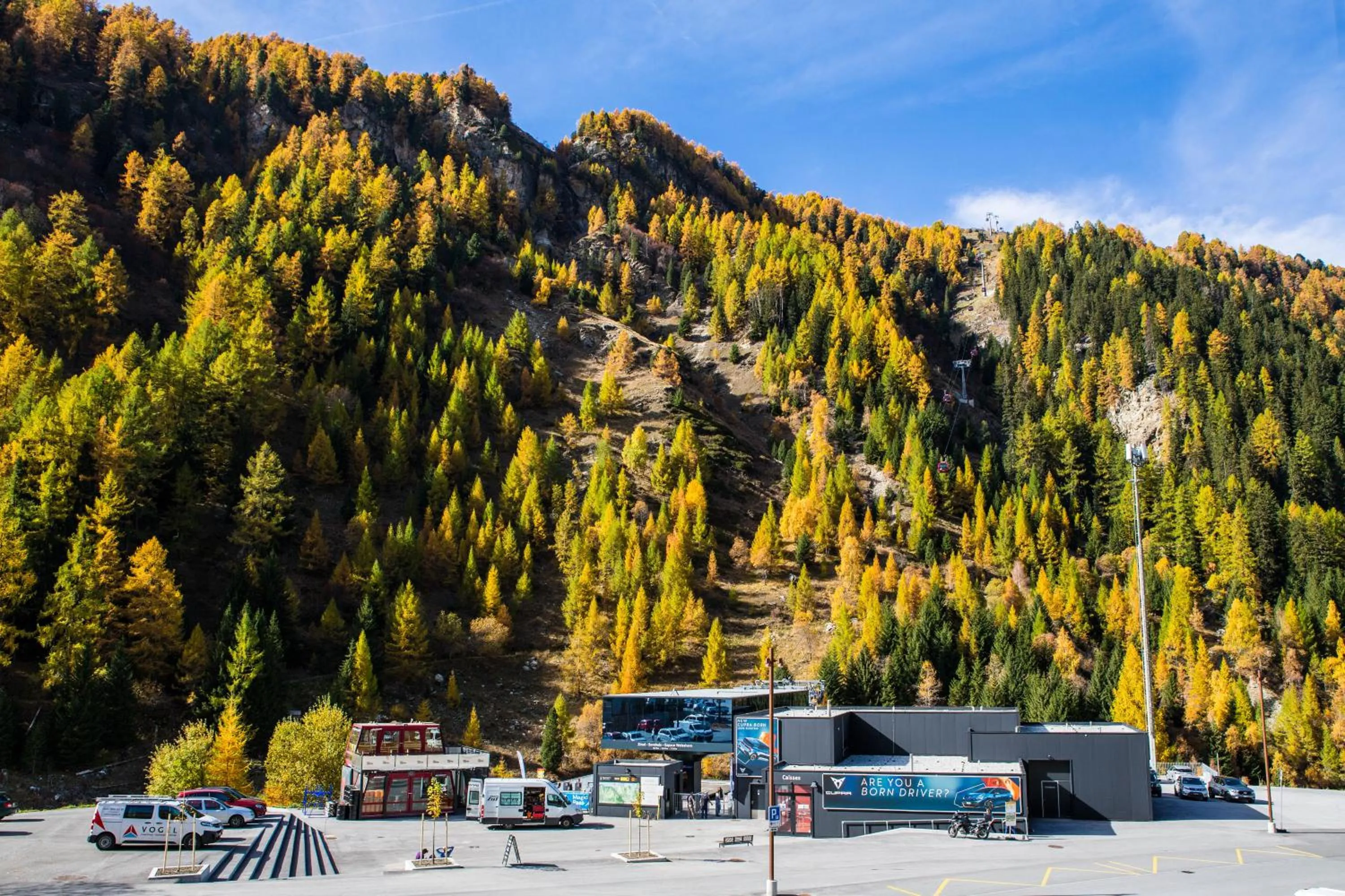 Hiking in Hôtel Le Besso - Swiss Romantic Lodge Zinal