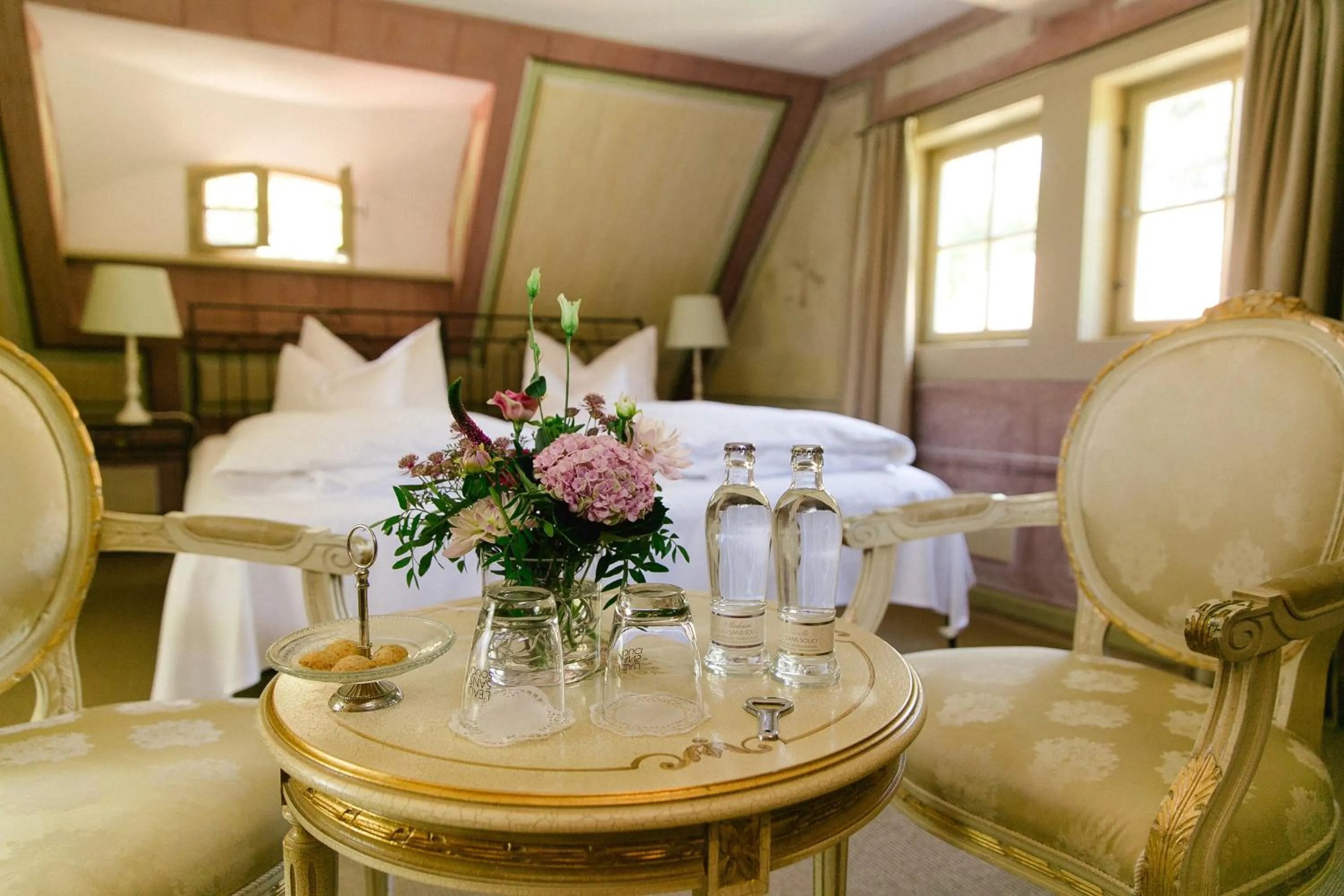 Bedroom, Bed in Villa Sorgenfrei und Restaurant Atelier Sanssouci