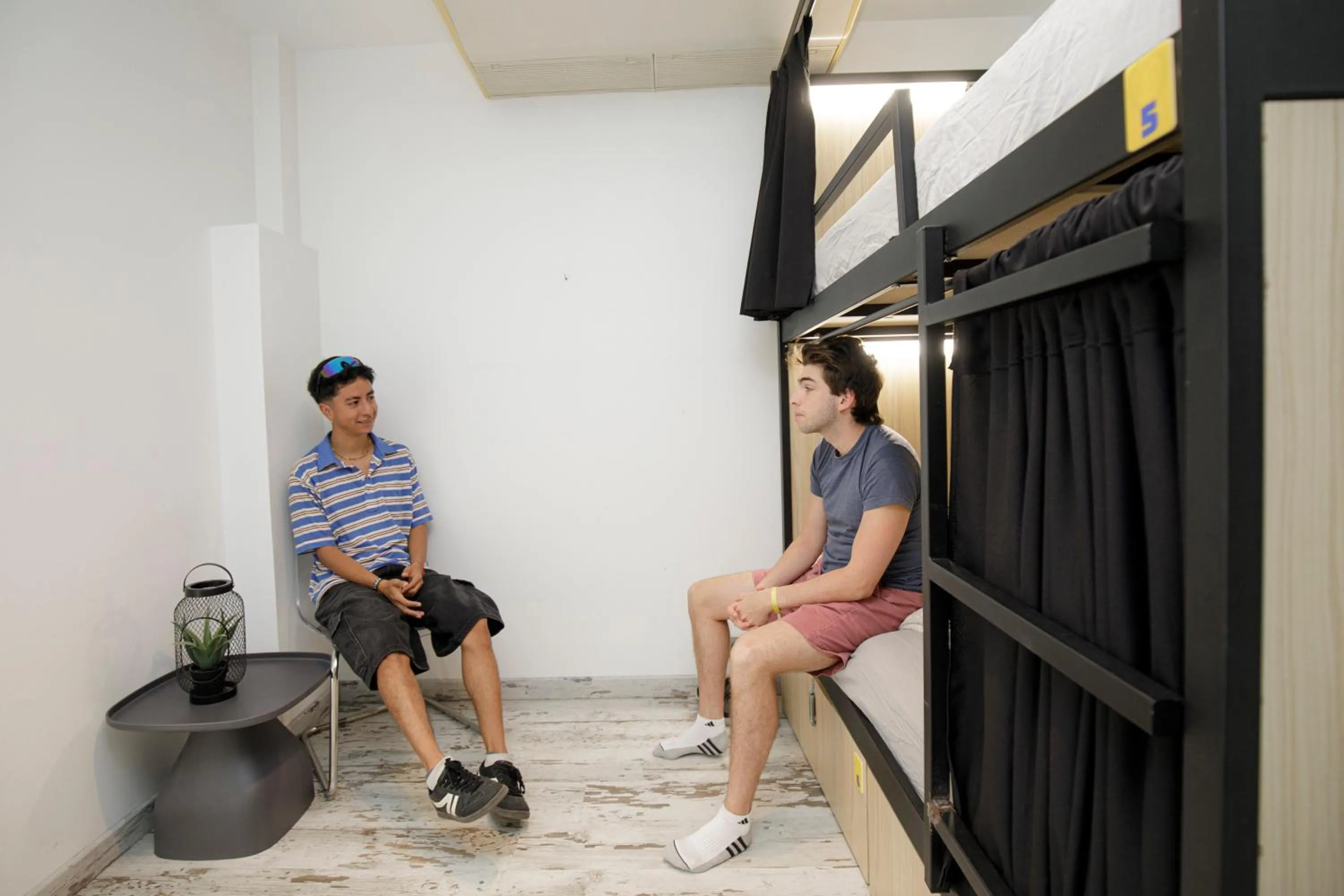 People in Onefam Sants