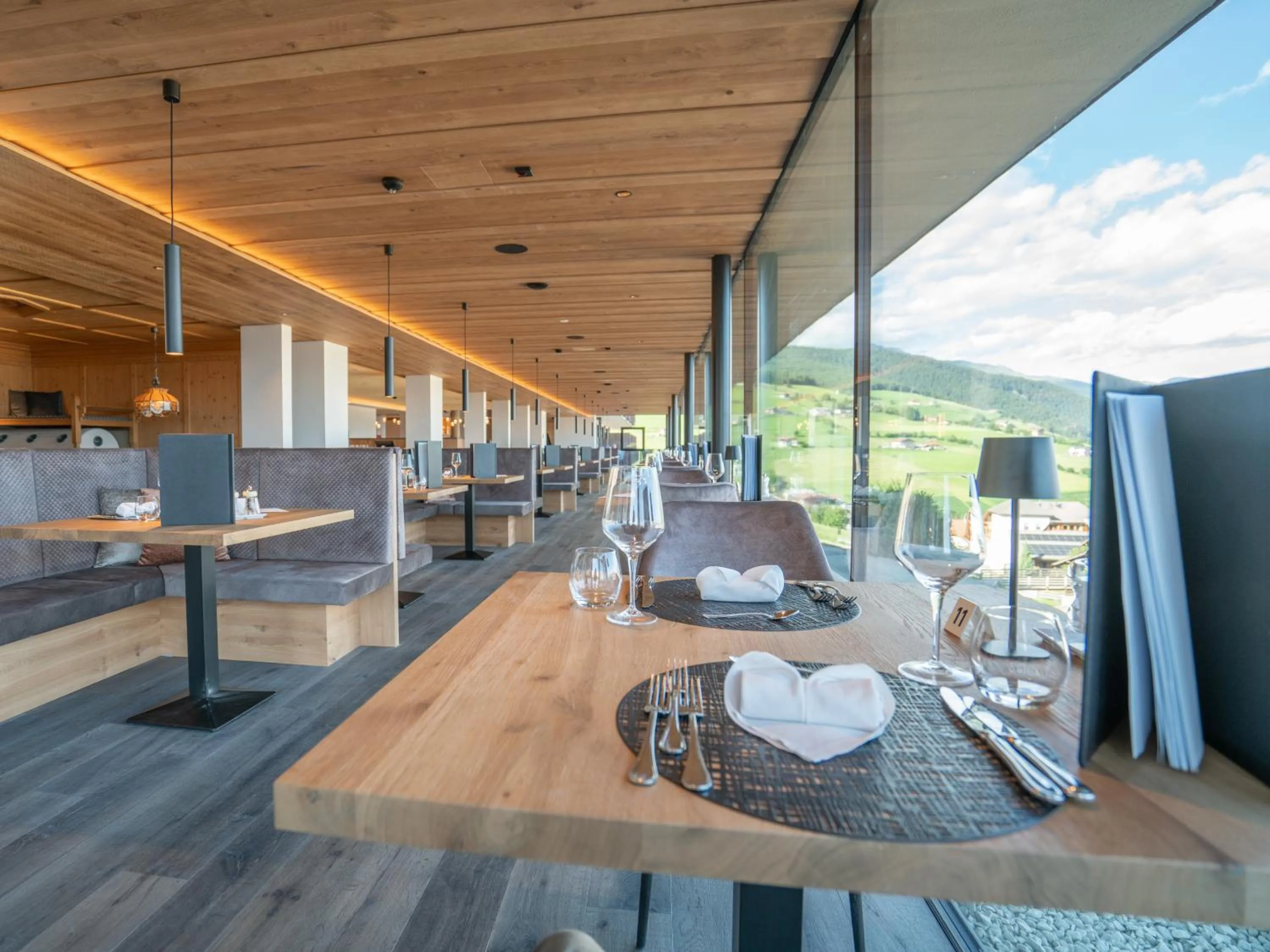 Restaurant/places to eat in Hotel Purvita by Oberlechner