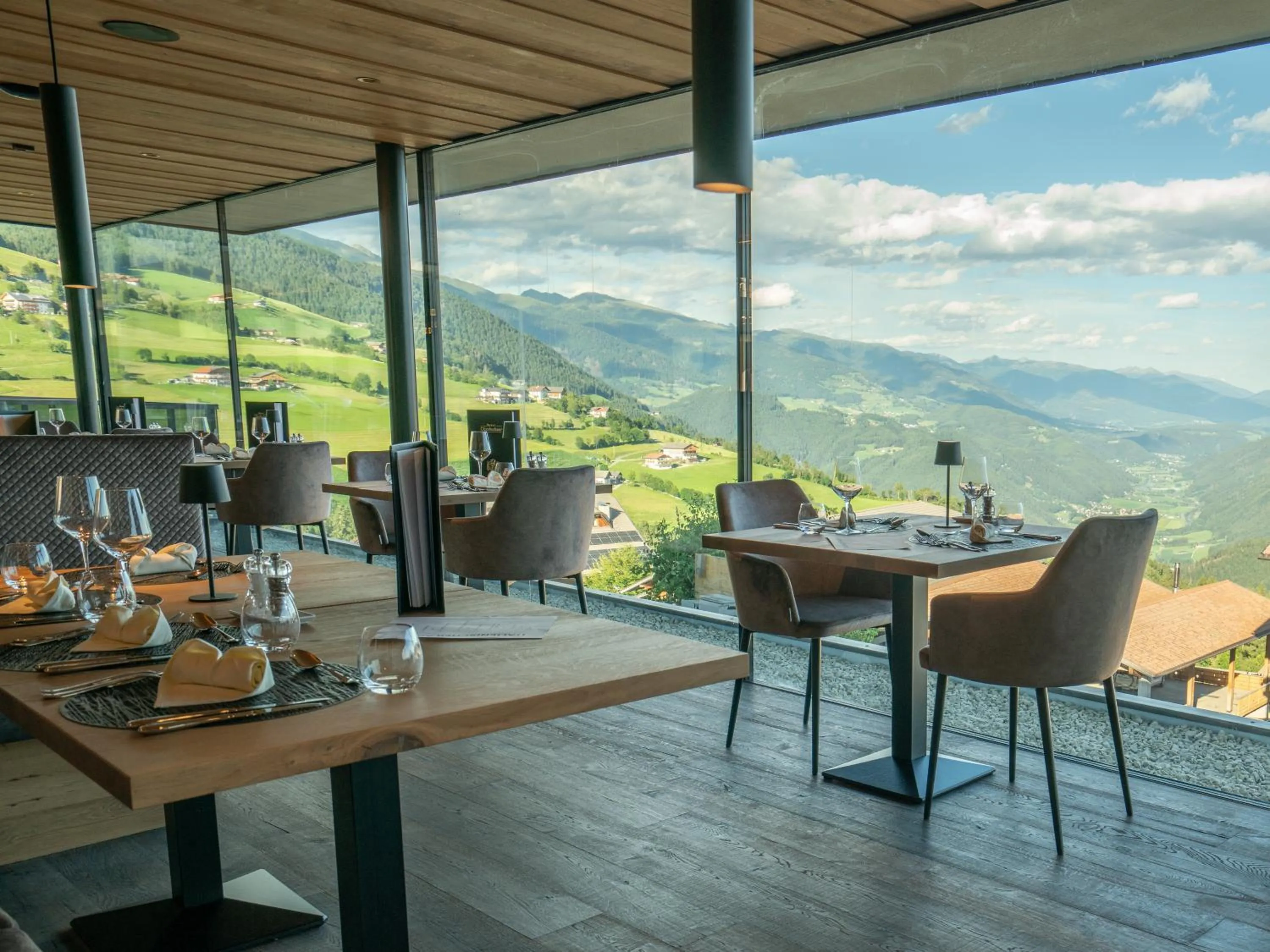 Restaurant/places to eat in Hotel Purvita by Oberlechner