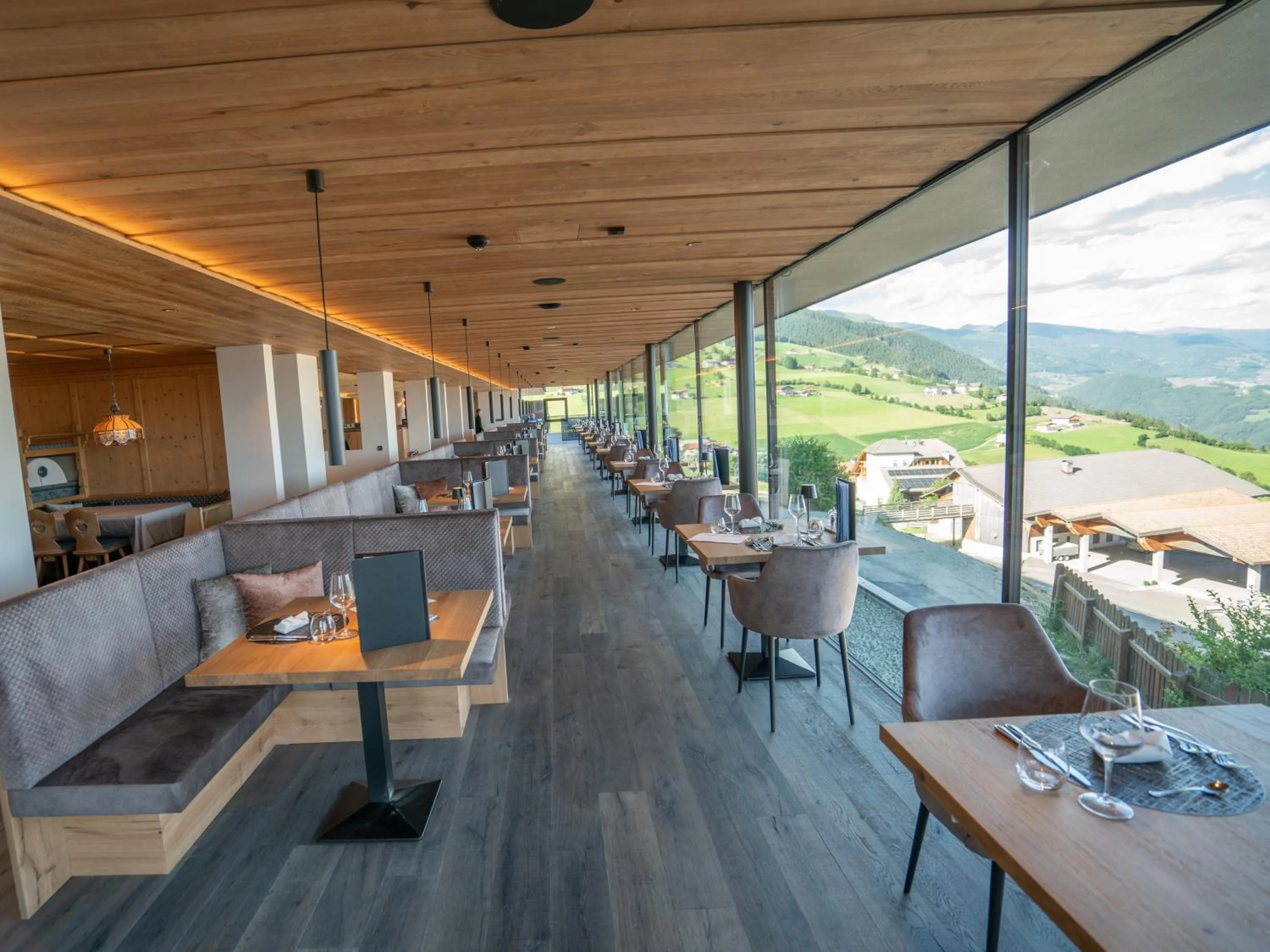 Restaurant/places to eat in Hotel Purvita by Oberlechner