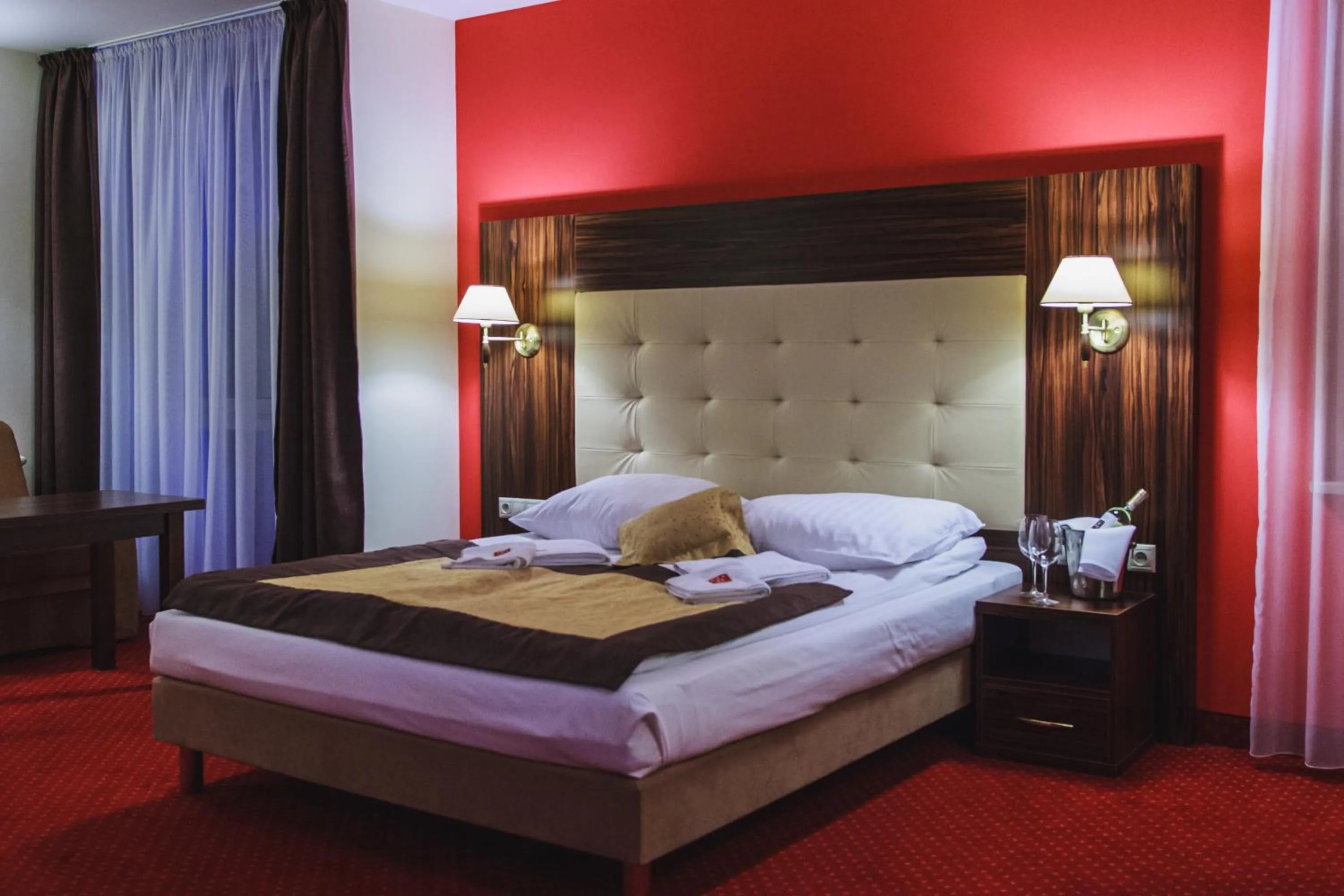 Photo of the whole room, Bed in Hotel Pikul