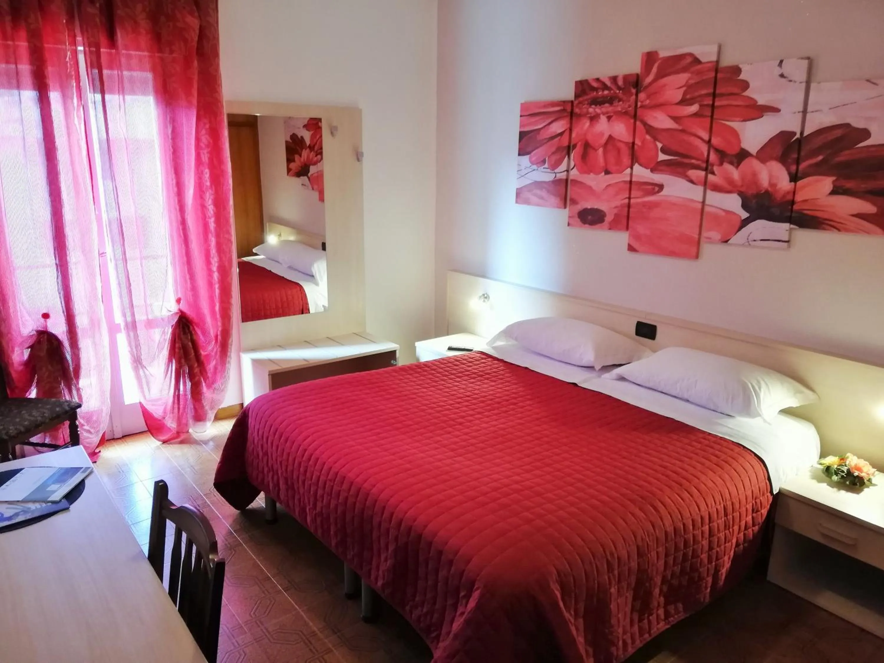 Photo of the whole room, Bed in Albergo Neni