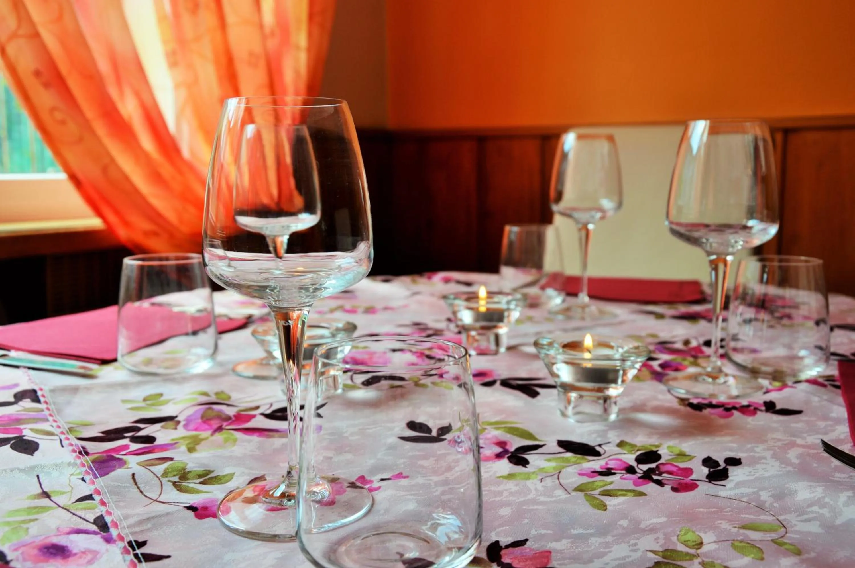 Decorative detail in Albergo Neni