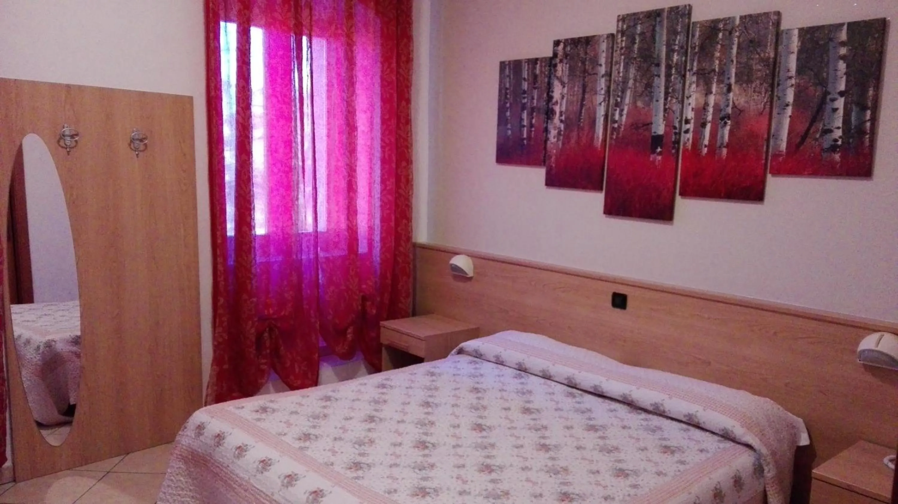 Bed in Albergo Neni