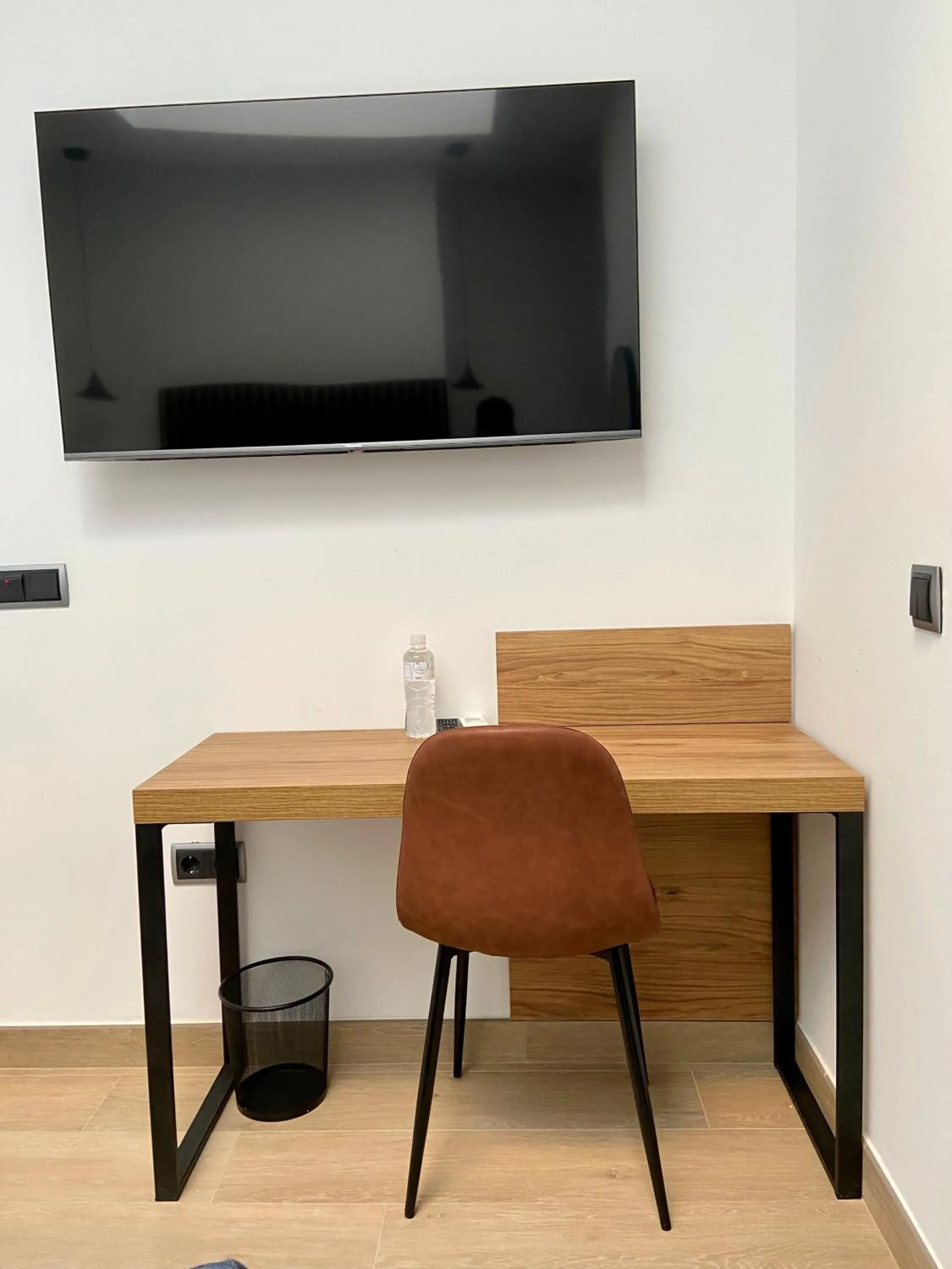 TV and multimedia in Evenia Alcalá Boutique Hotel