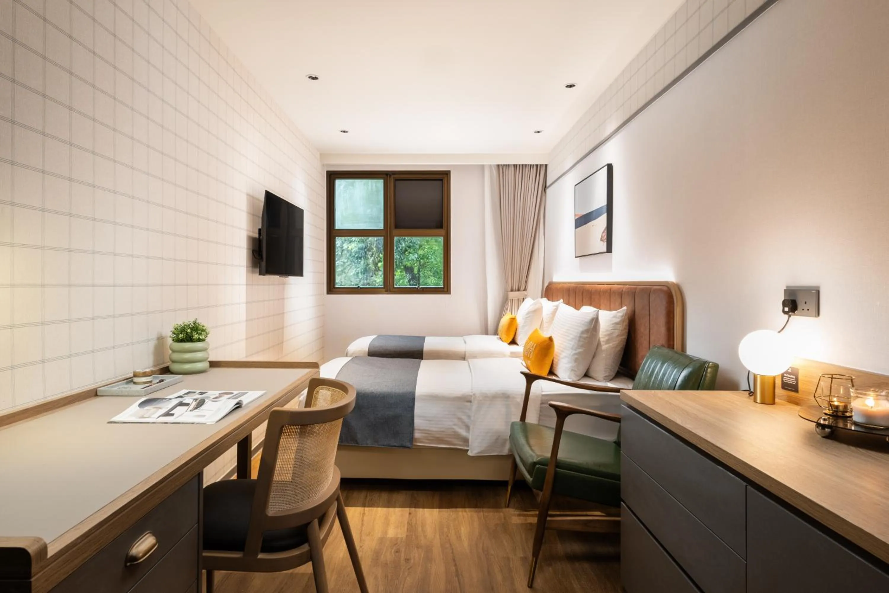 Bed in Dash Living on Hollywood