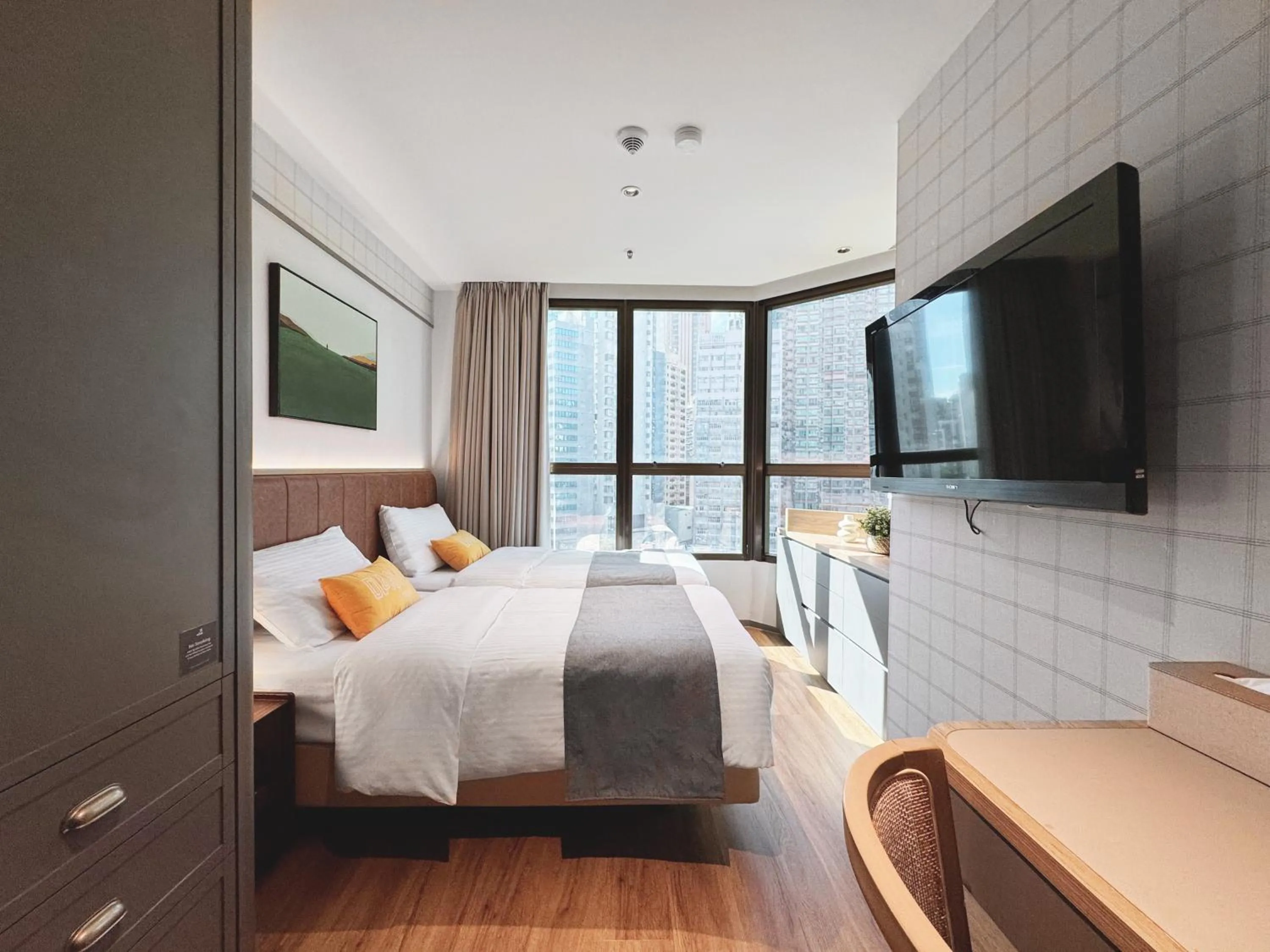 Bed in Dash Living on Hollywood