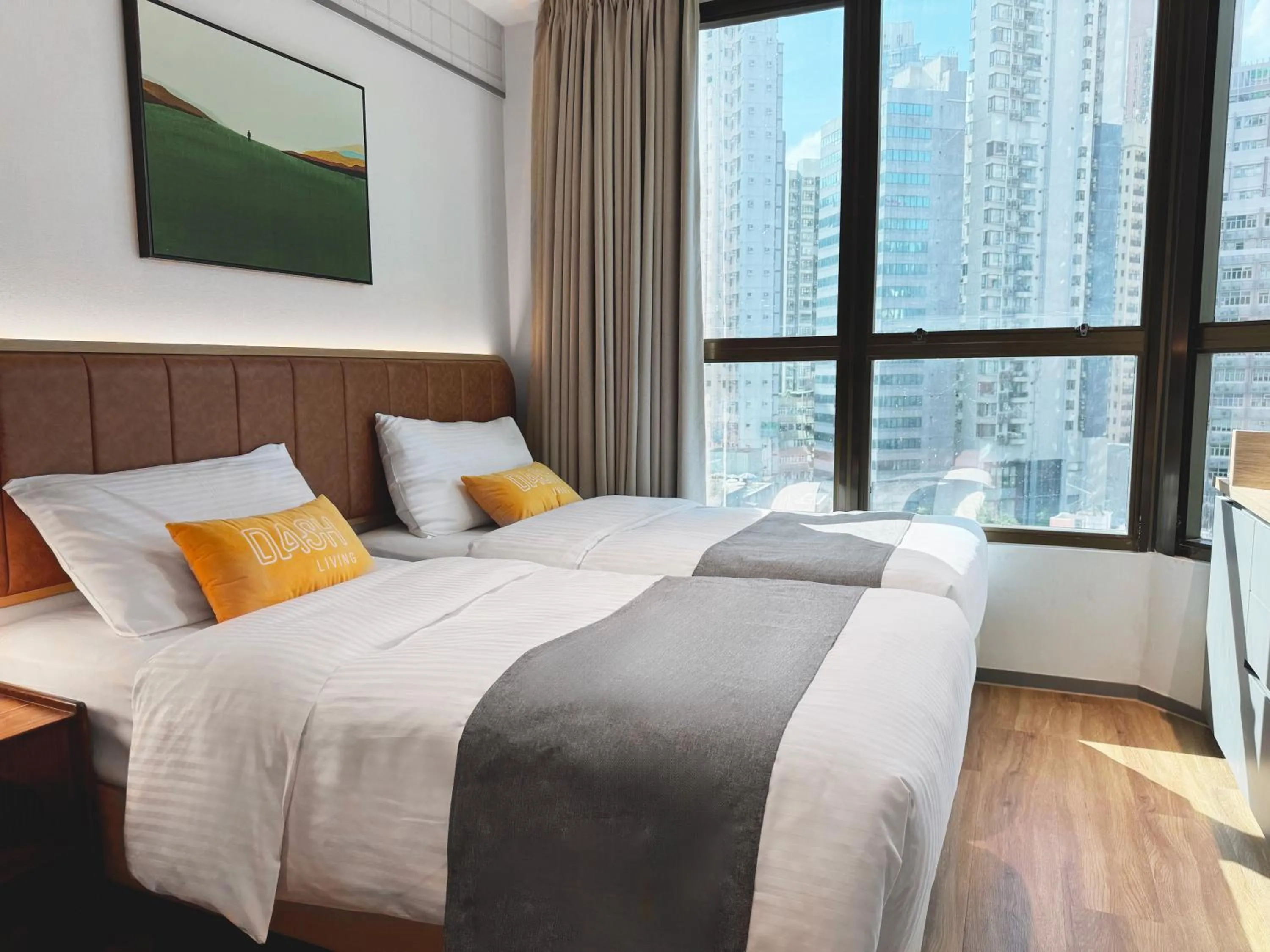 Bed in Dash Living on Hollywood