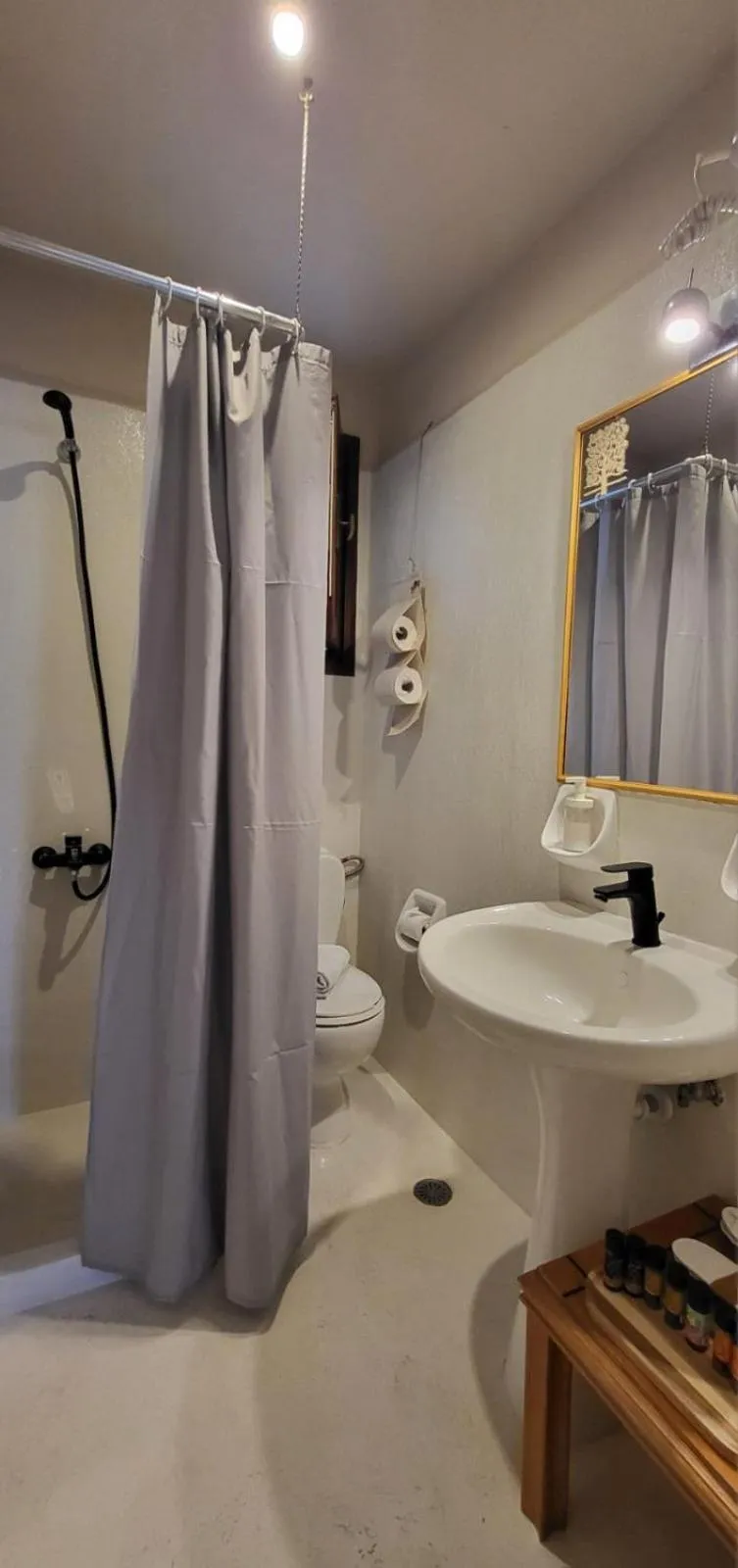 Bathroom in Tree of Life Art Hotel