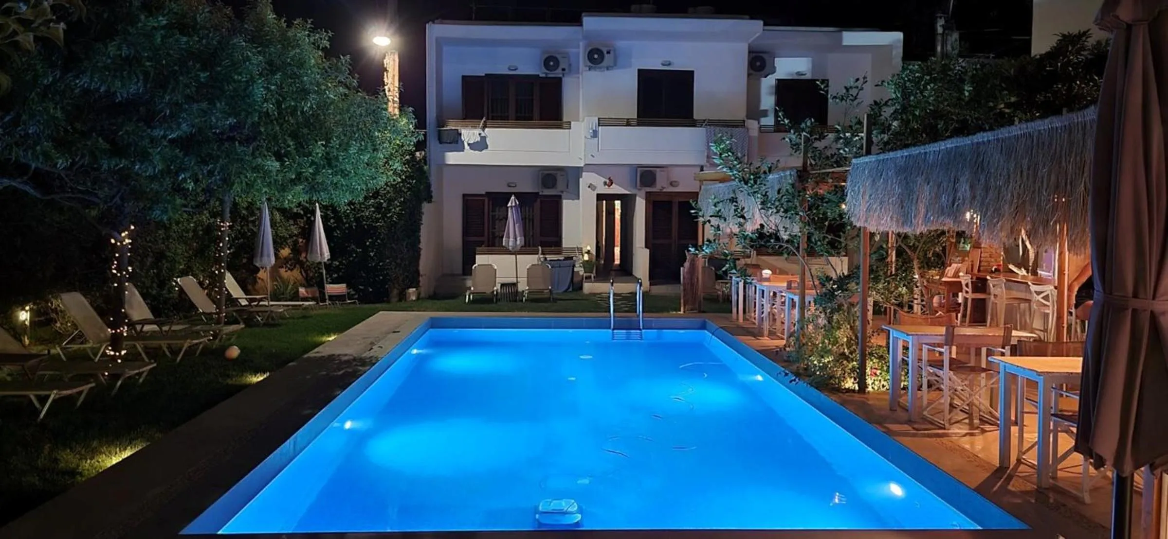 Swimming pool in Tree of Life Art Hotel