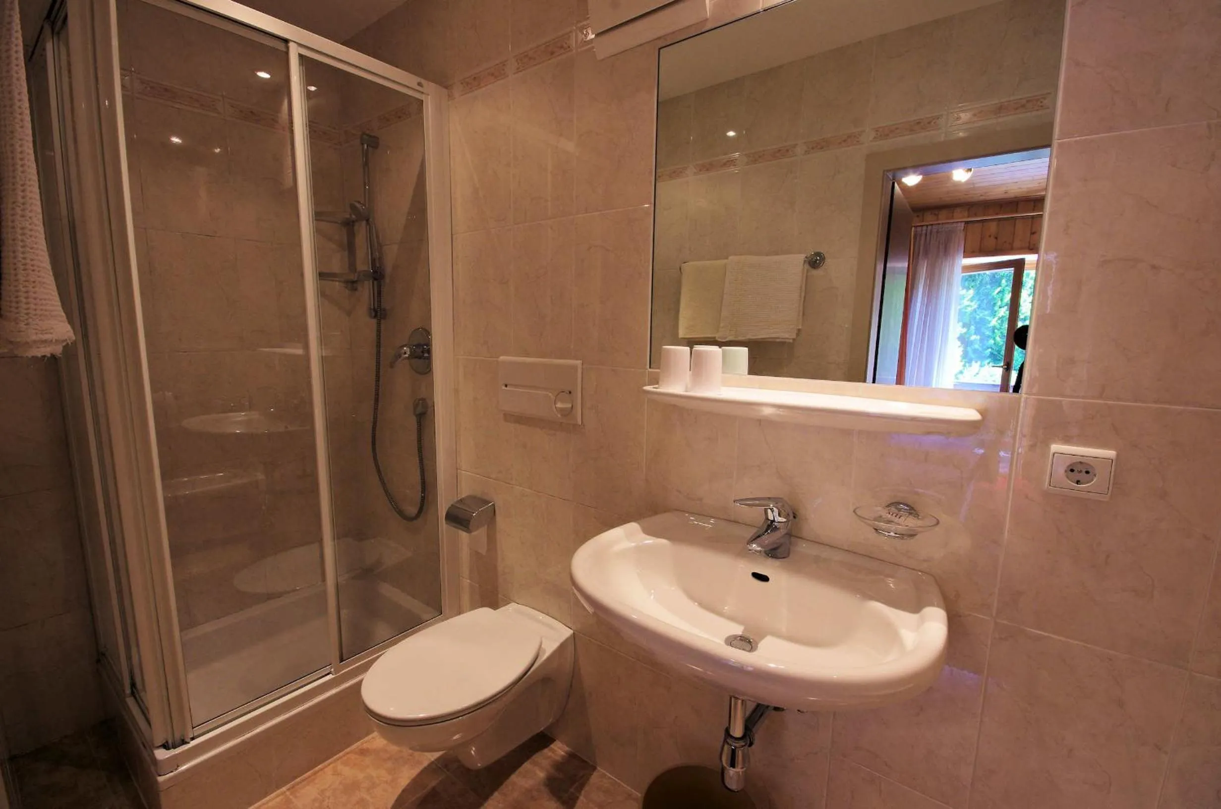 Shower in Gasthof Löwen