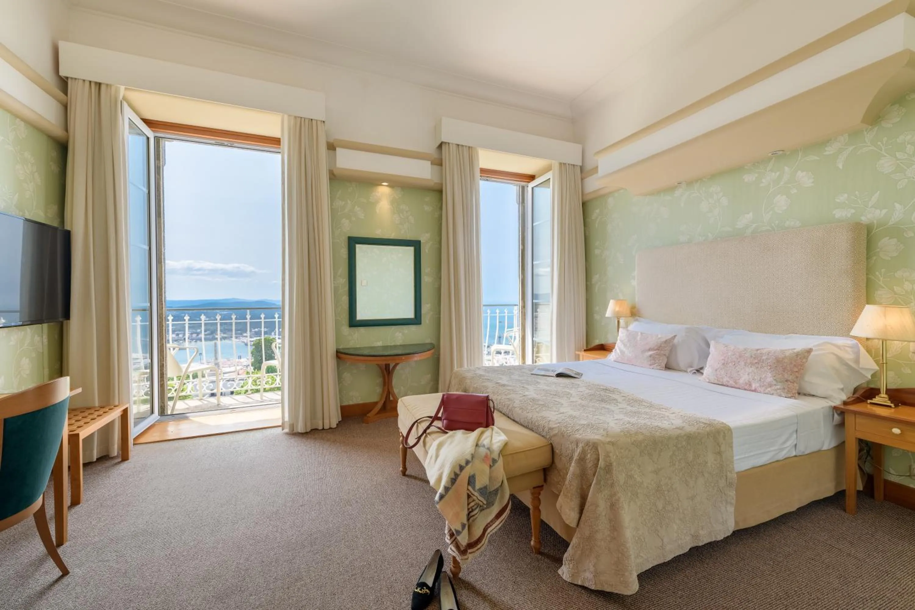 Photo of the whole room, Bed in Pousada de Viana do Castelo