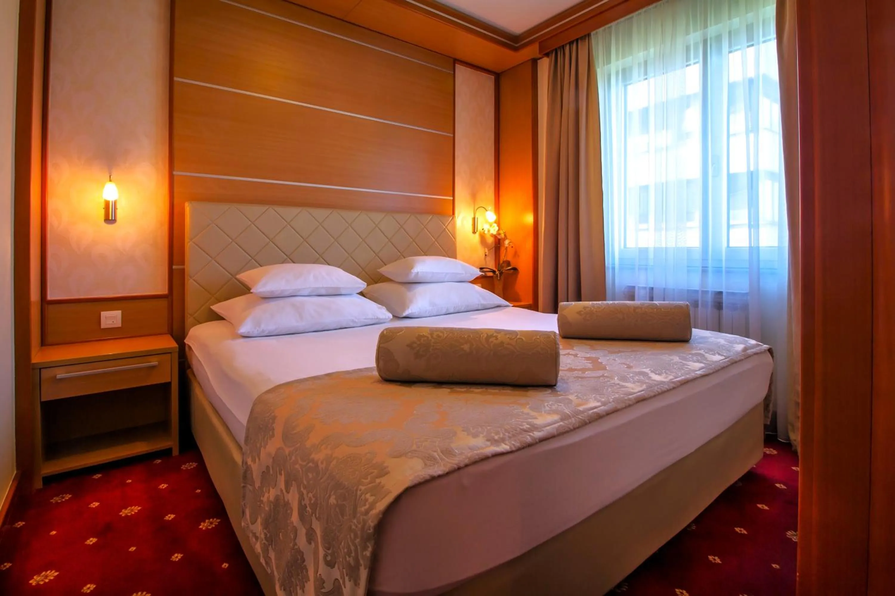 Property building, Bed in Hotel Cezar Banja Luka