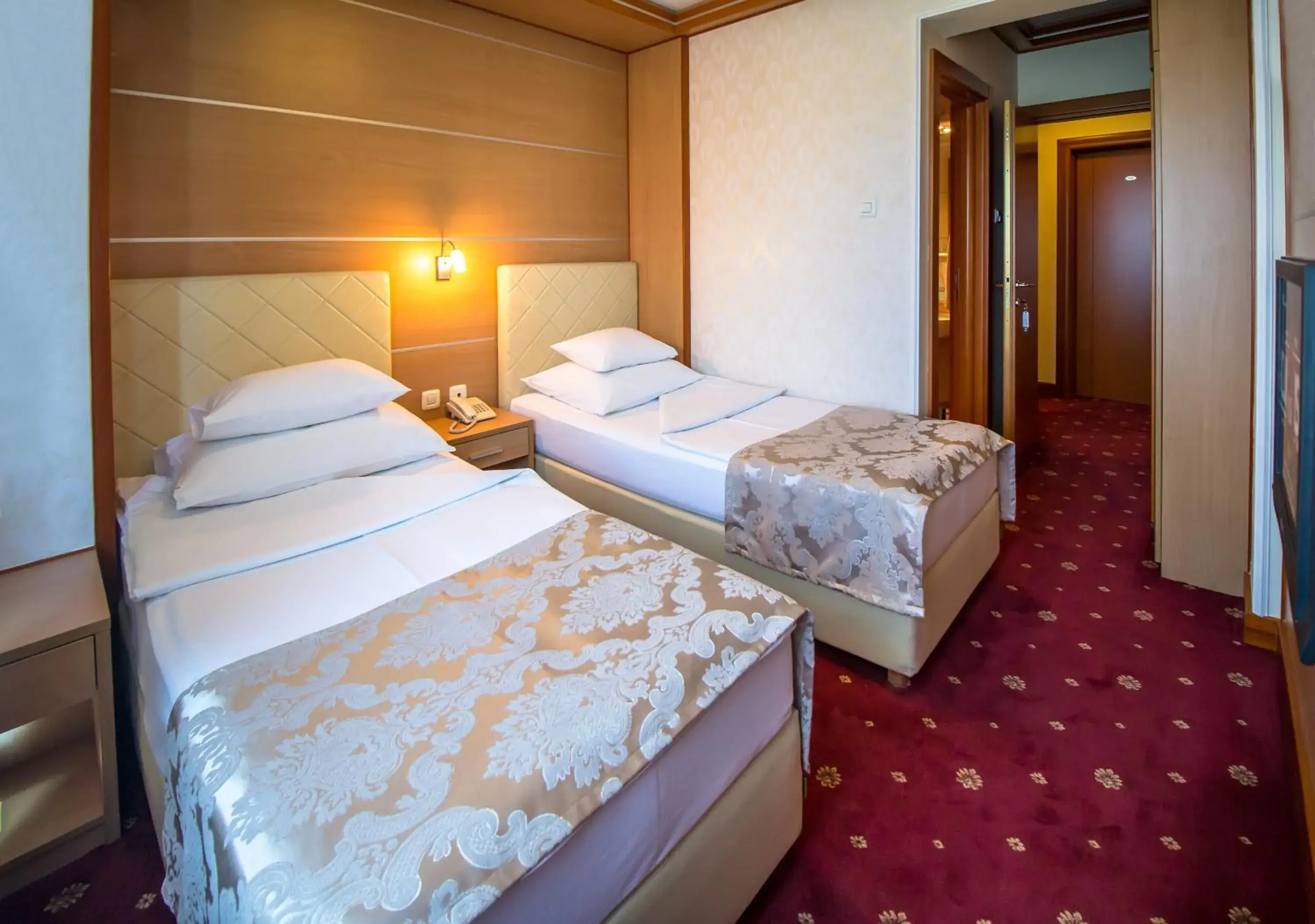 Twin Room - single occupancy in Hotel Cezar Banja Luka Twin Room - single occupancy in Hotel Cezar Banja Luka