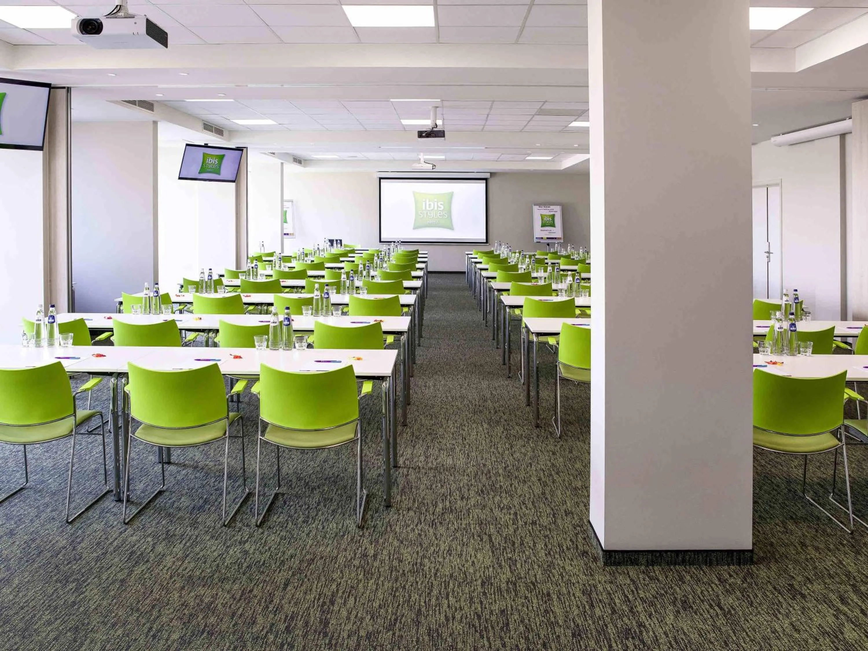 Meeting/conference room in ibis Styles Zeebrugge