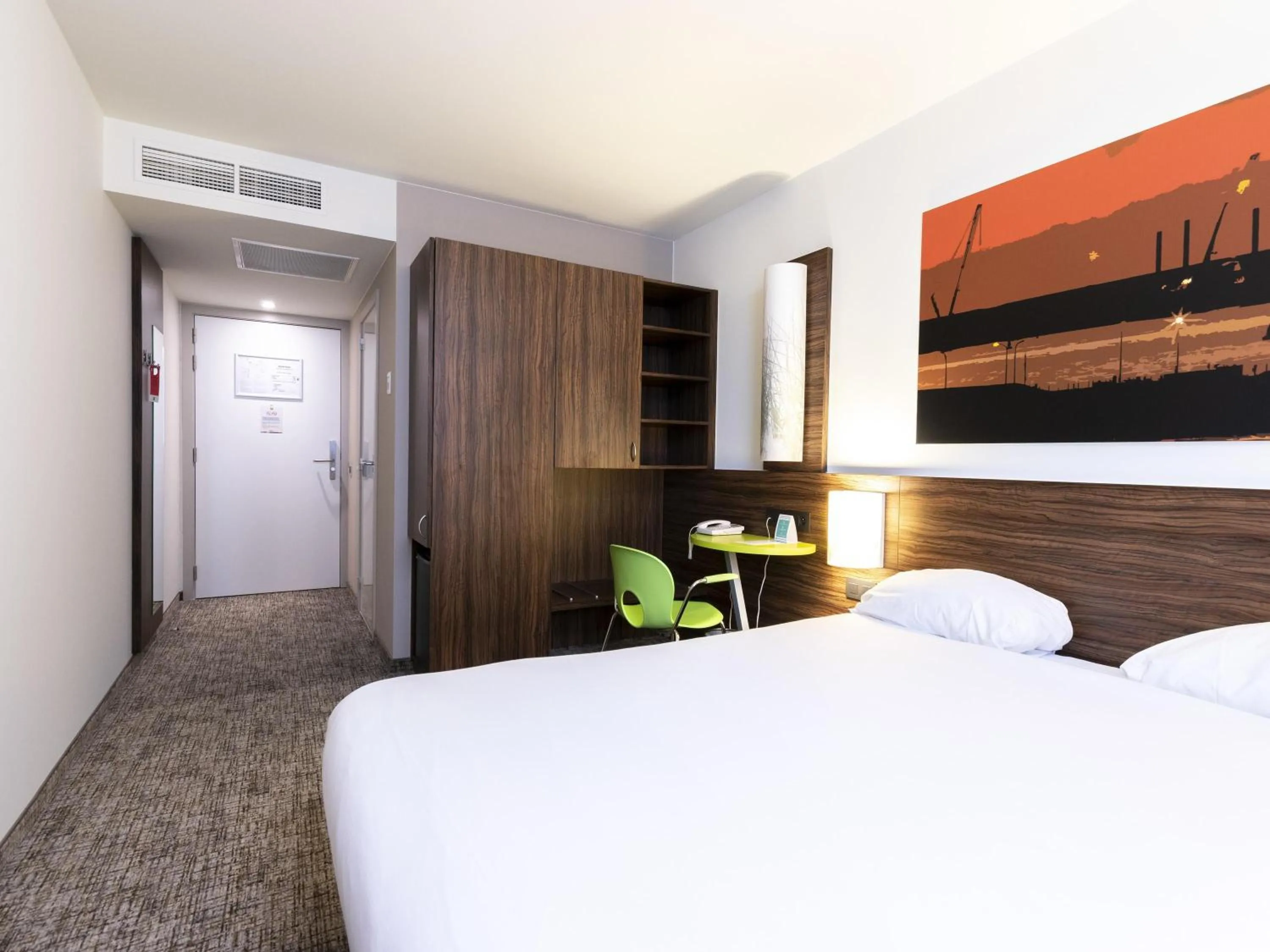 Bedroom, Bed in ibis Styles Zeebrugge