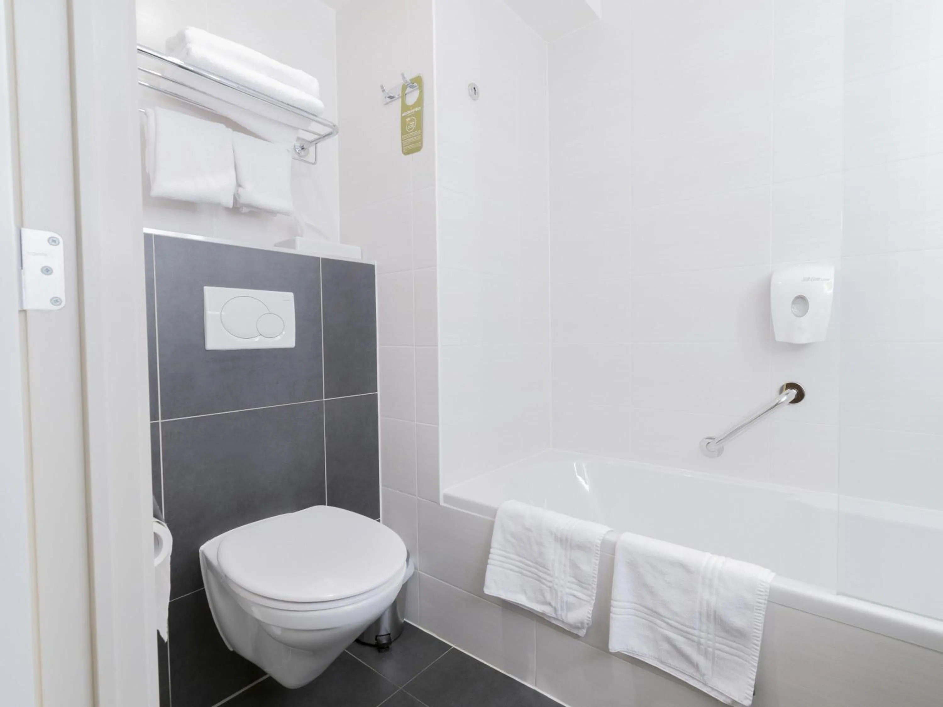 Bedroom in ibis Styles Zeebrugge