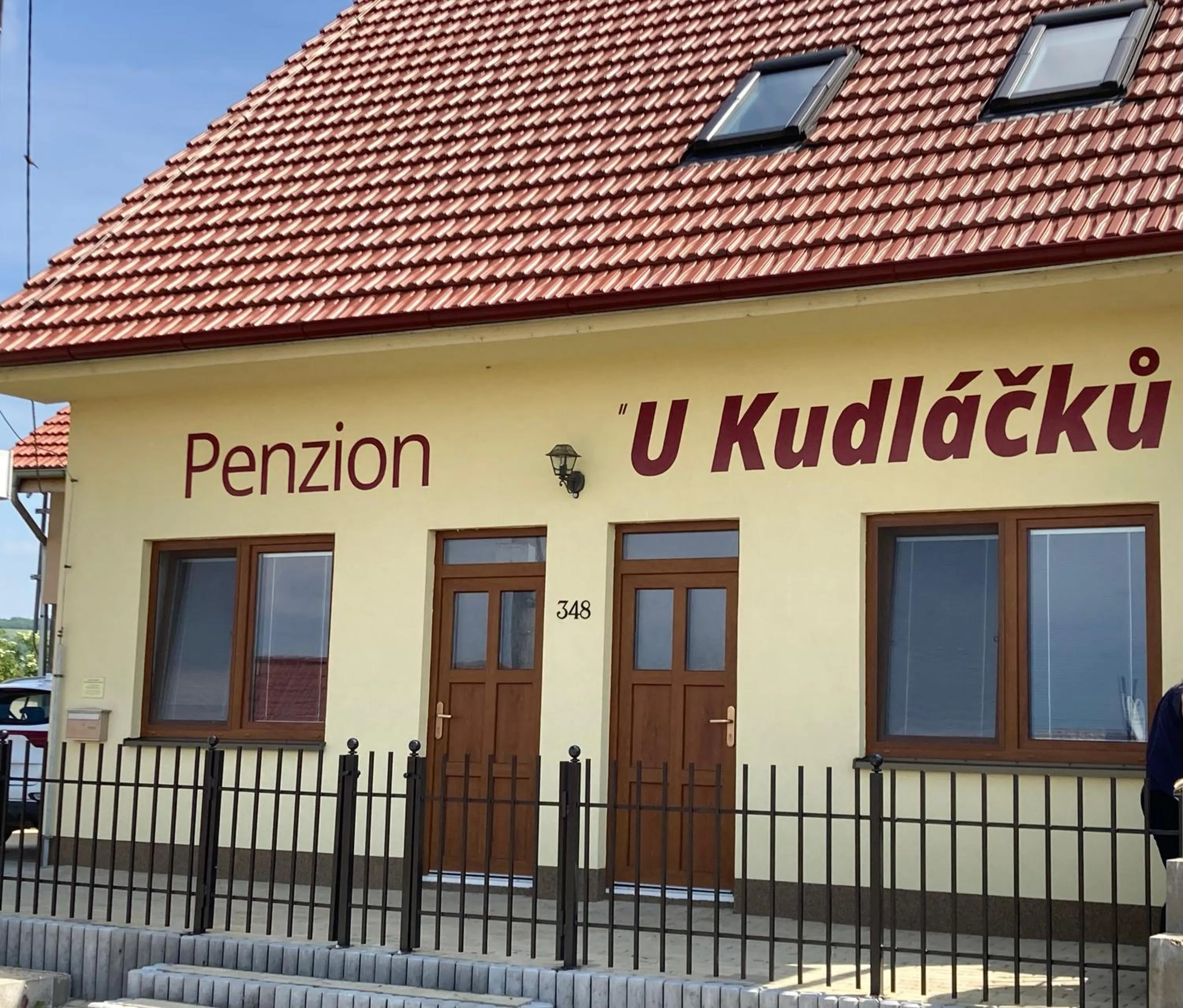 Property building in Apartmány s klimatizací - Penzion U Kudláčků Pouzdřany