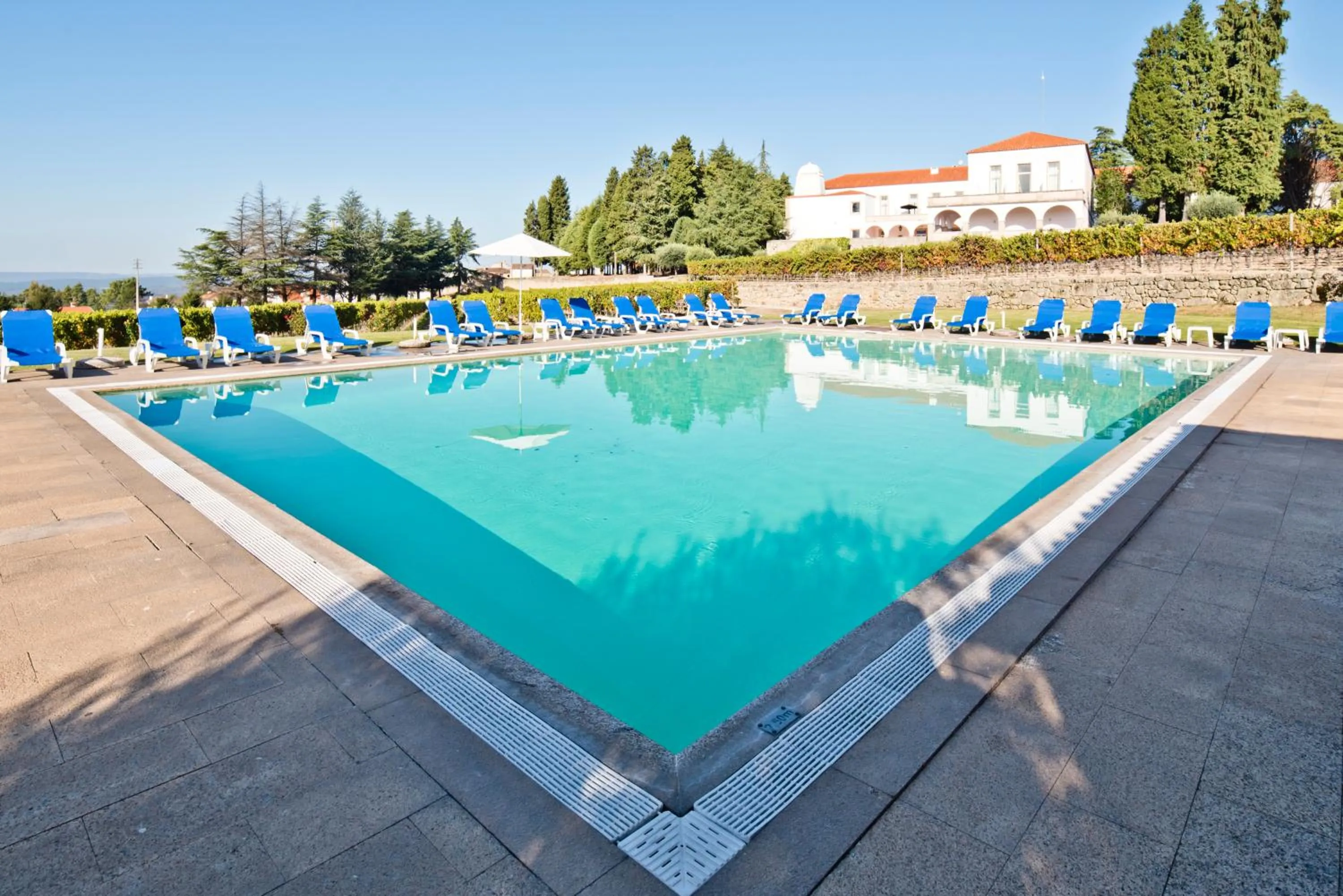 Swimming pool in Lam Hotel Convento do Desagravo