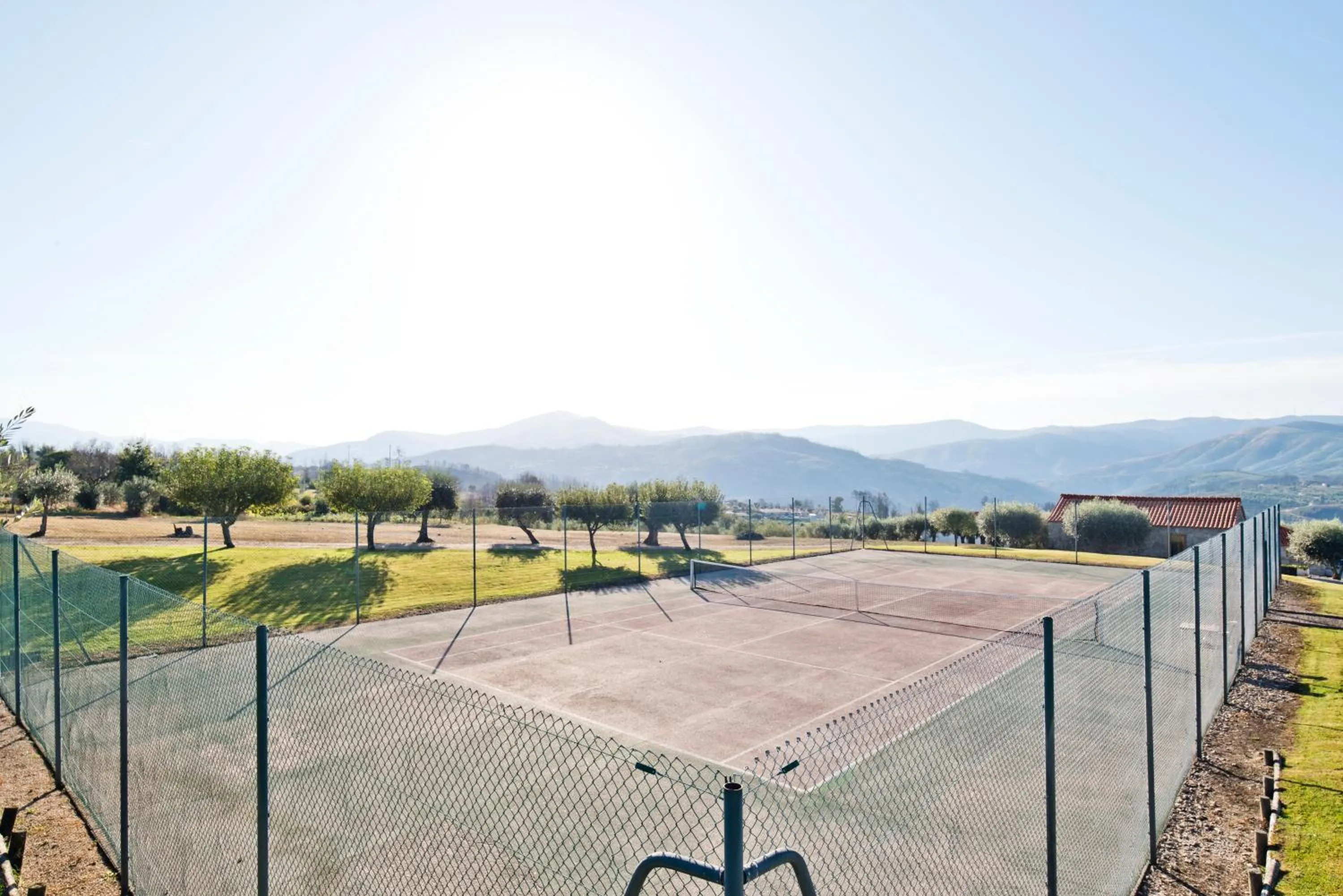 Tennis court in Lam Hotel Convento do Desagravo