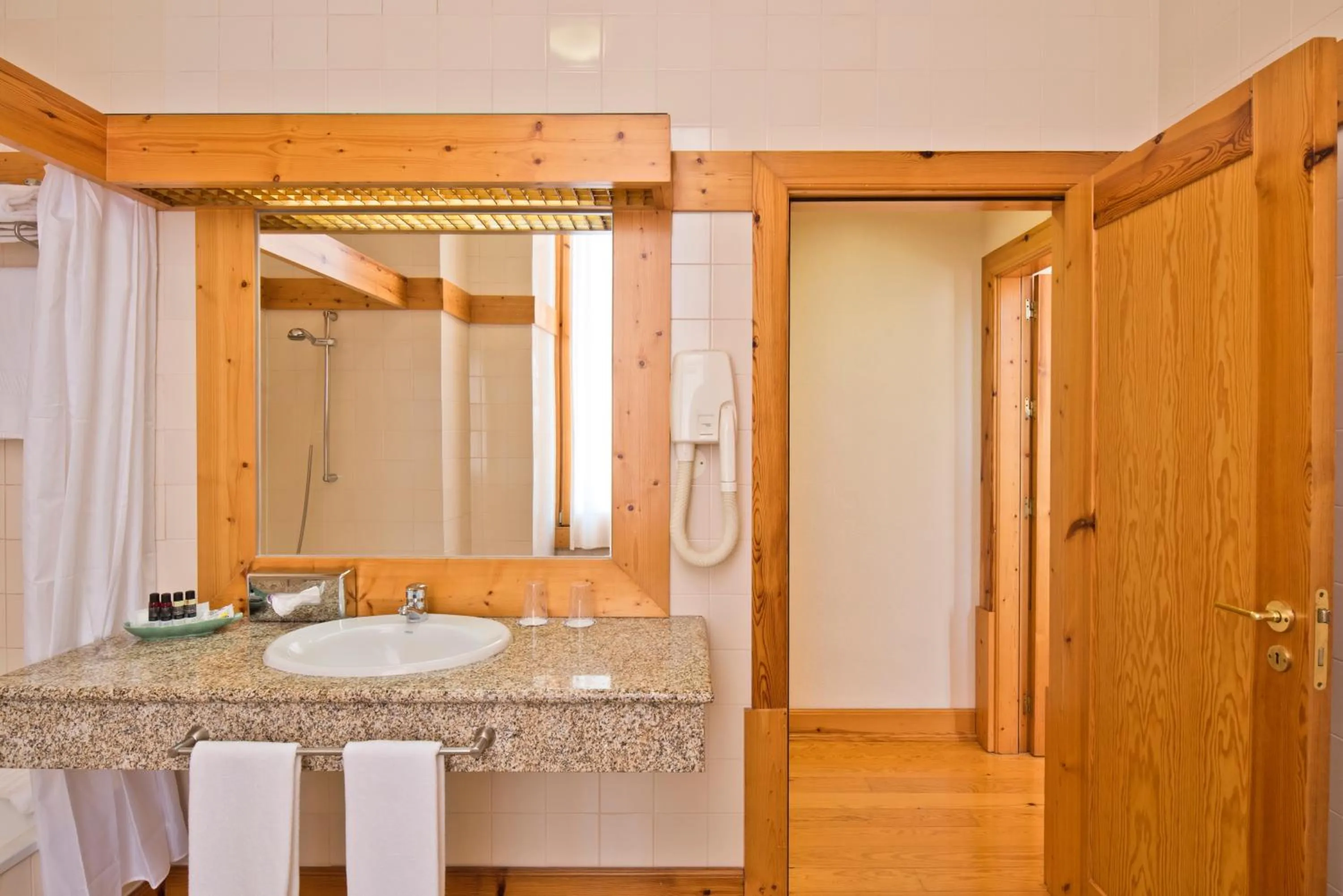 Bathroom in Lam Hotel Convento do Desagravo