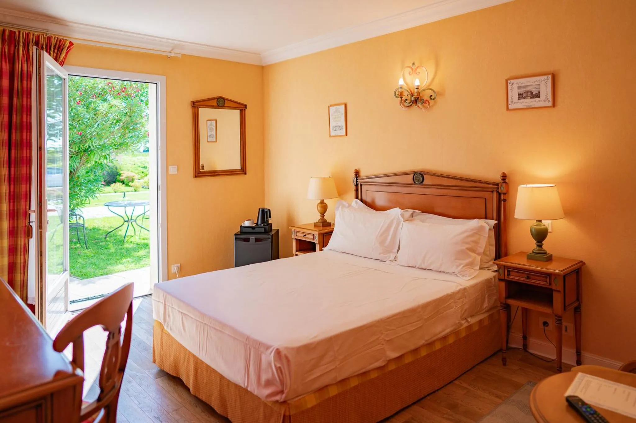 Bedroom, Bed in Hôtel de Margaux