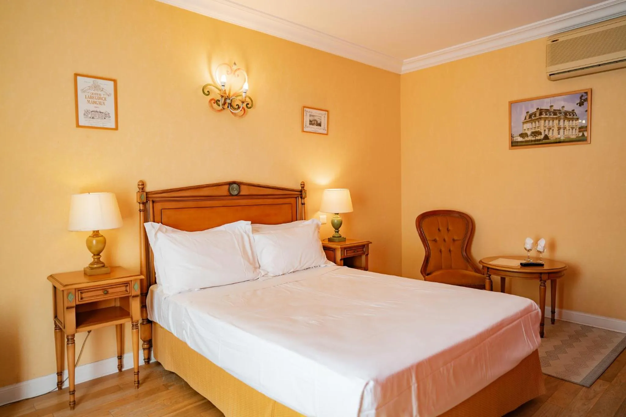 Bedroom, Bed in Hôtel de Margaux