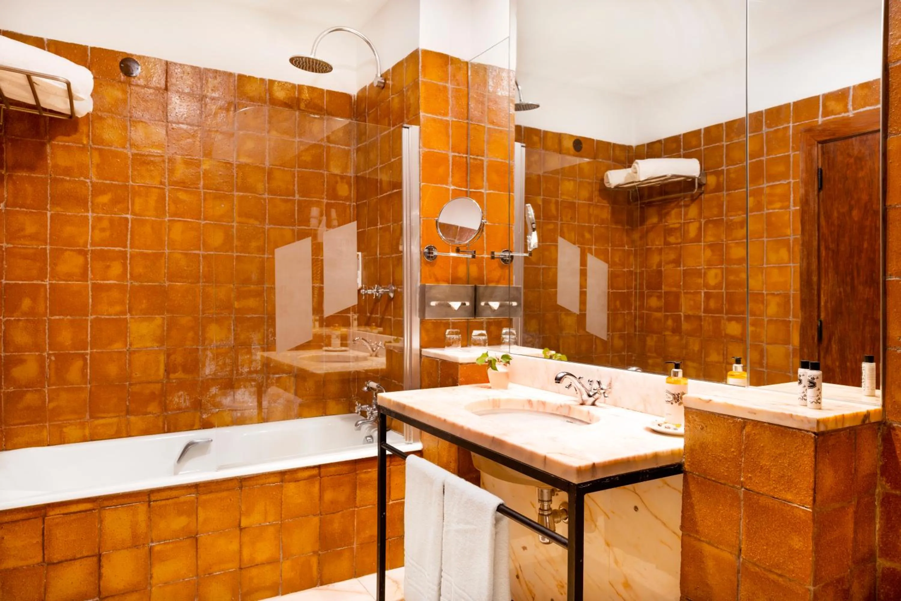 Bathroom in Pousada Convento de Vila Viçosa